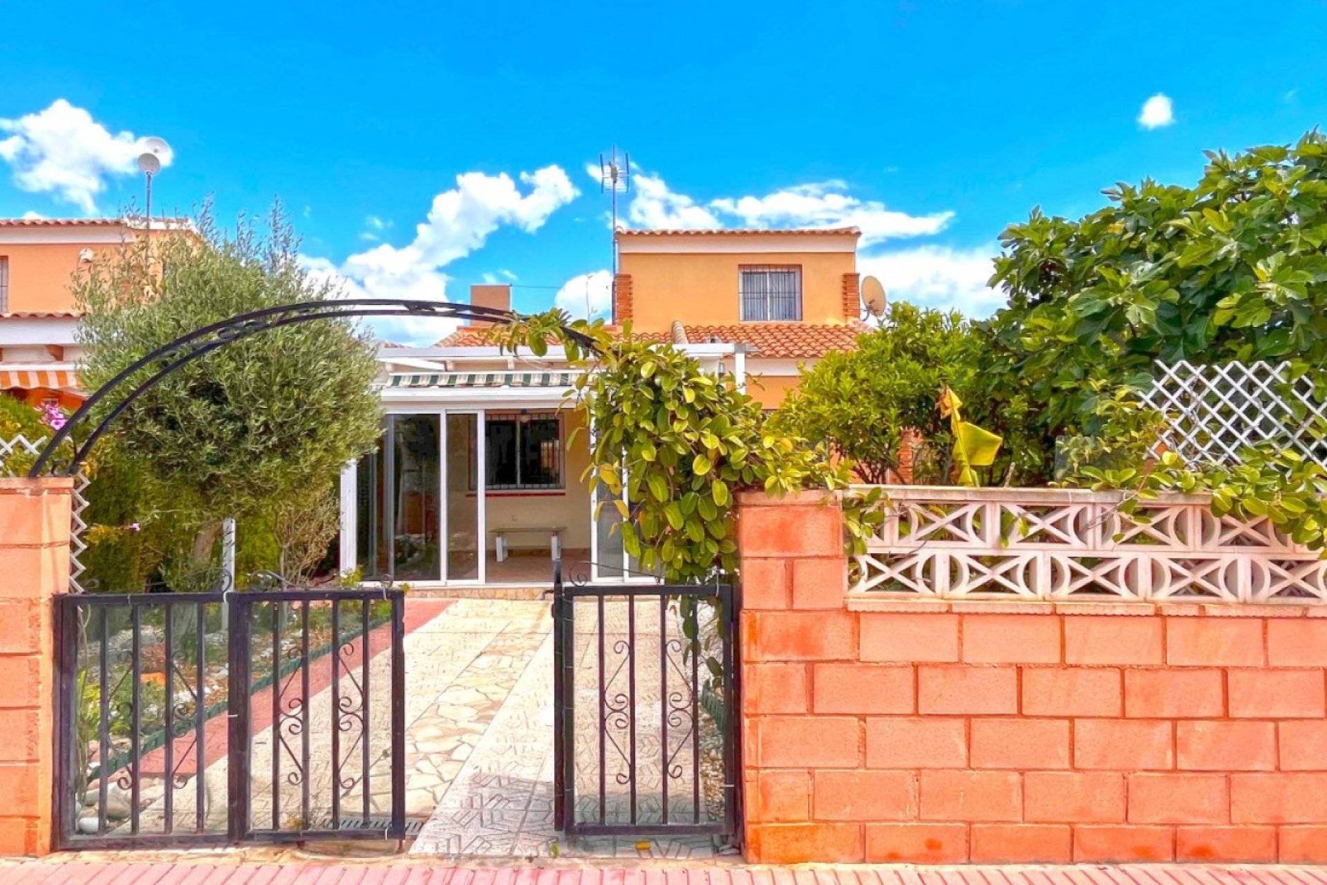 Resale - Villa - Orihuela Costa - Playa Flamenca