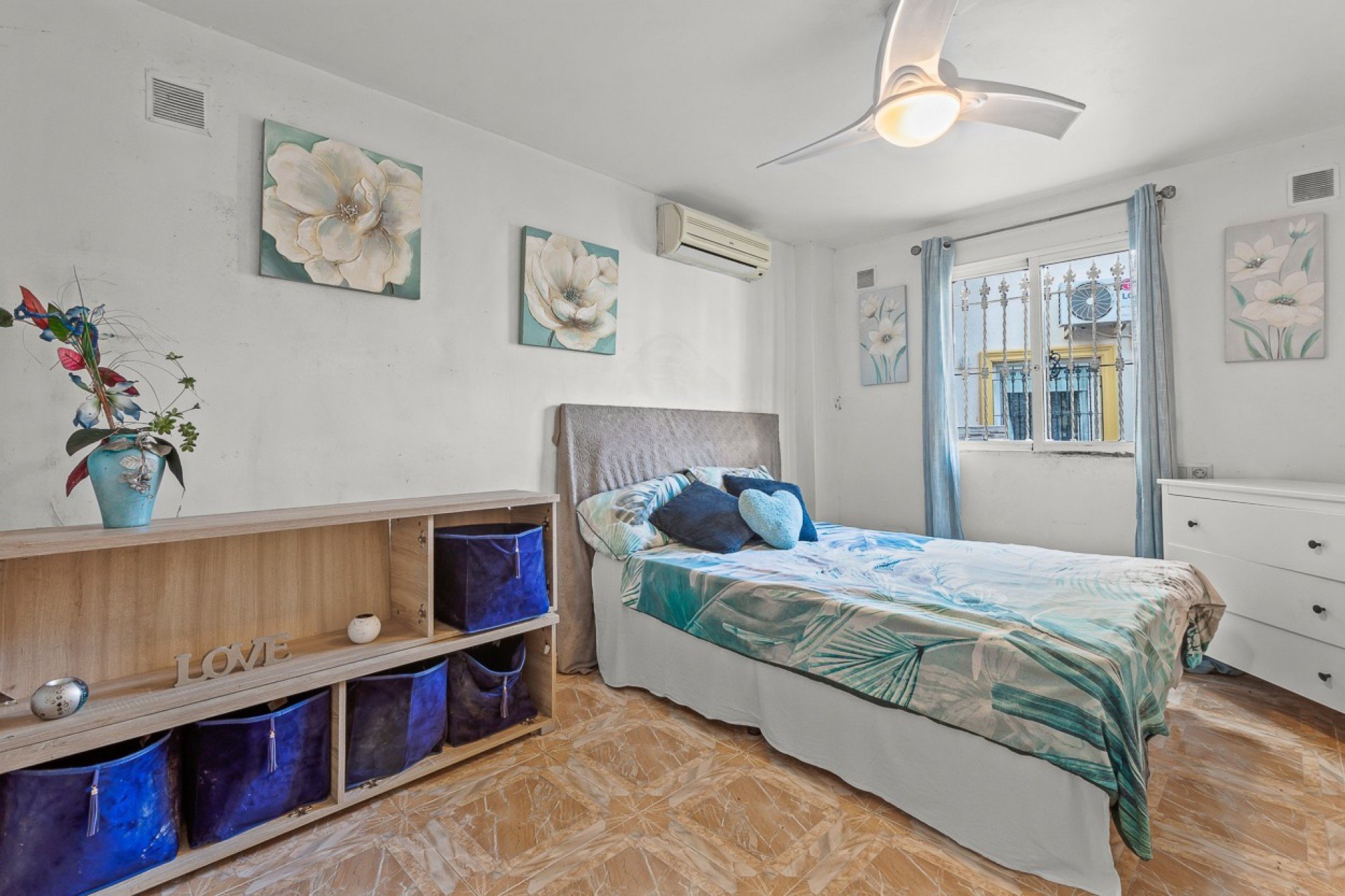 Resale - Villa * - Orihuela Costa - Playa Flamenca *