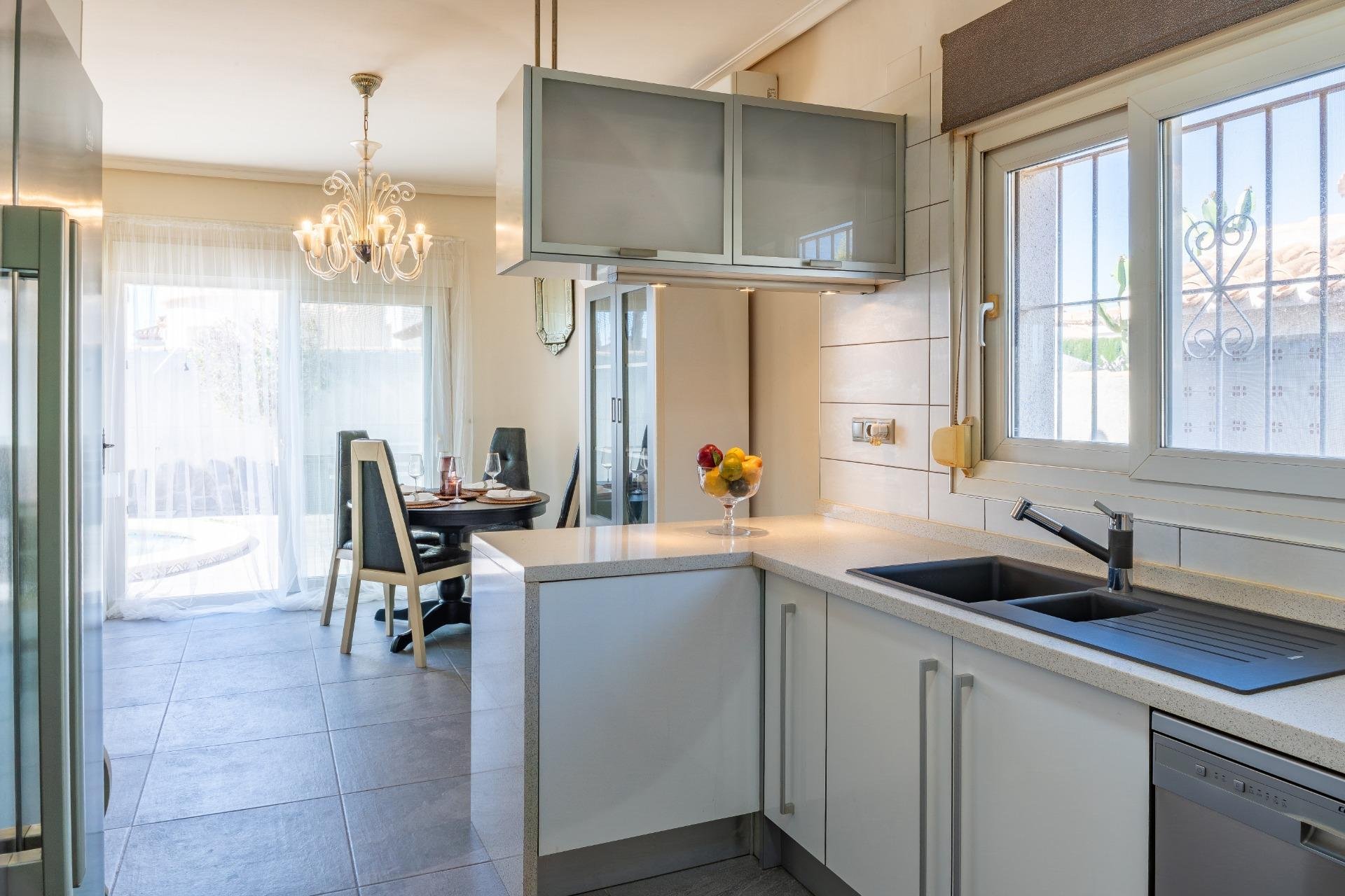 Resale - Villa * - Orihuela Costa * - Playa Flamenca *