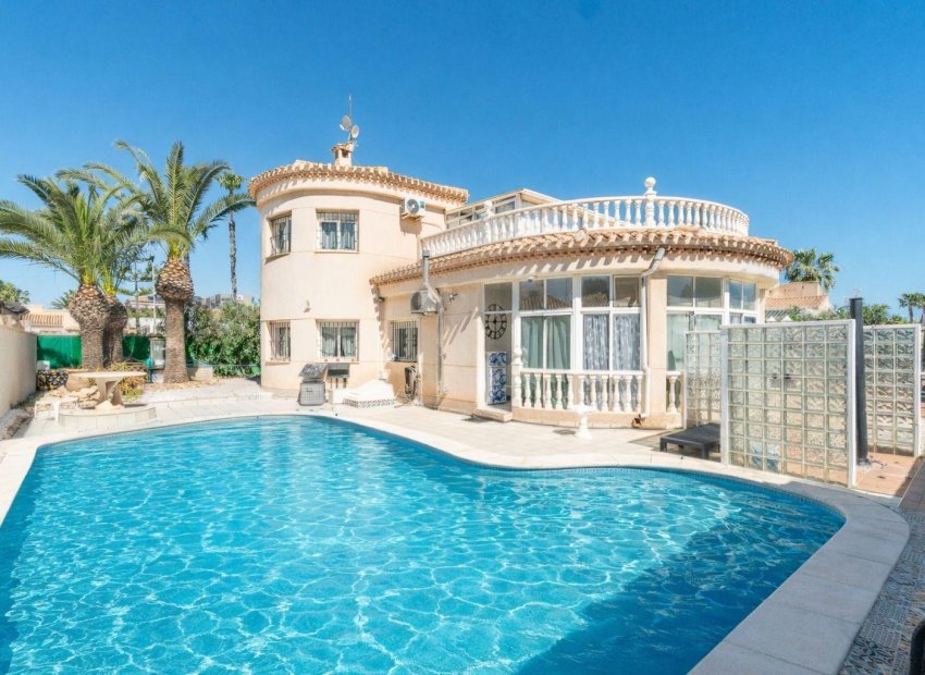 Resale - Villa * - Orihuela Costa * - Playa Flamenca *