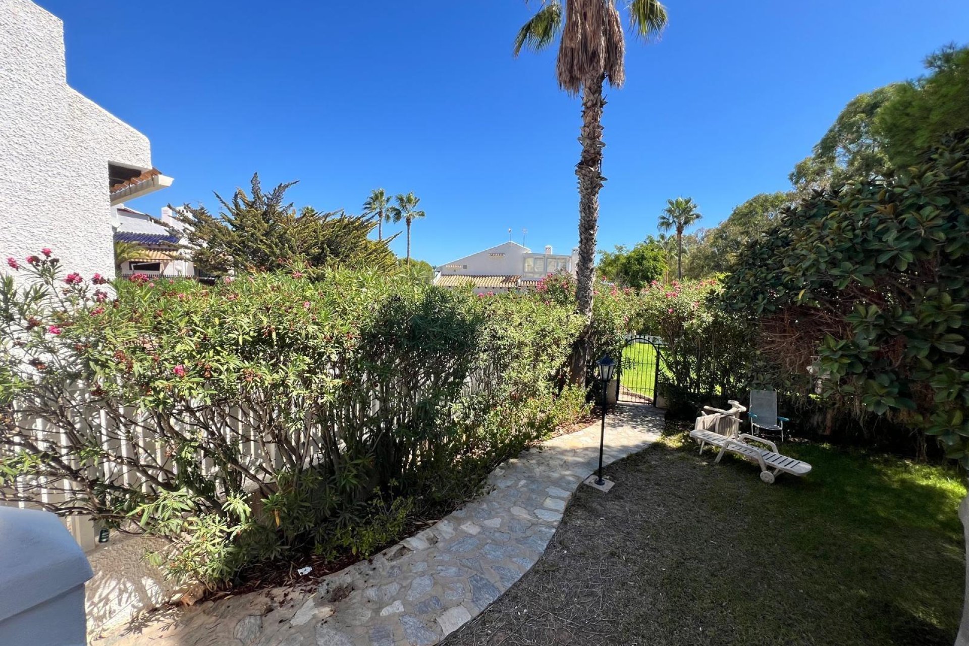 Resale - Villa * - Orihuela Costa * - Playa Flamenca *