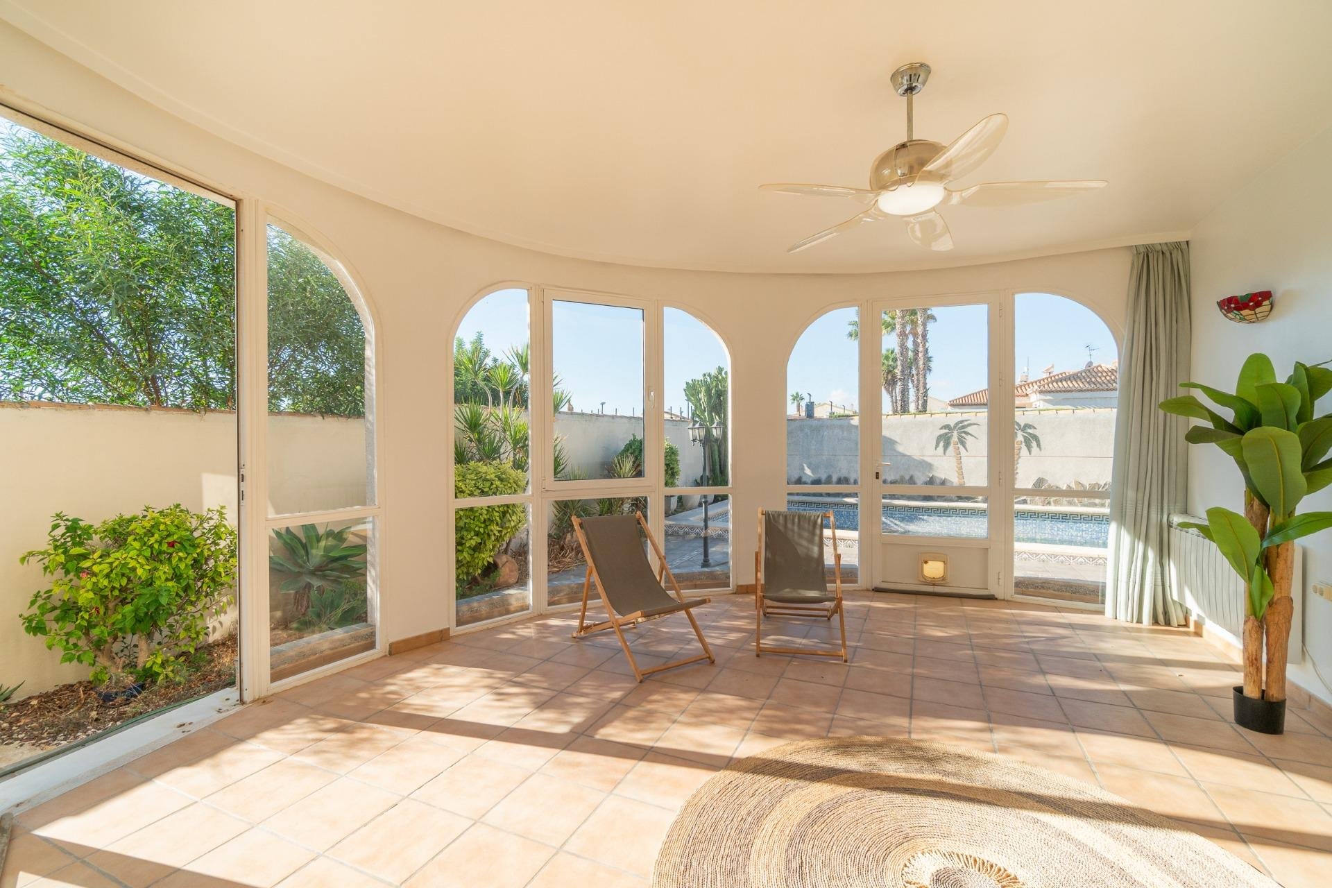 Resale - Villa * - Orihuela Costa * - Playa Flamenca *