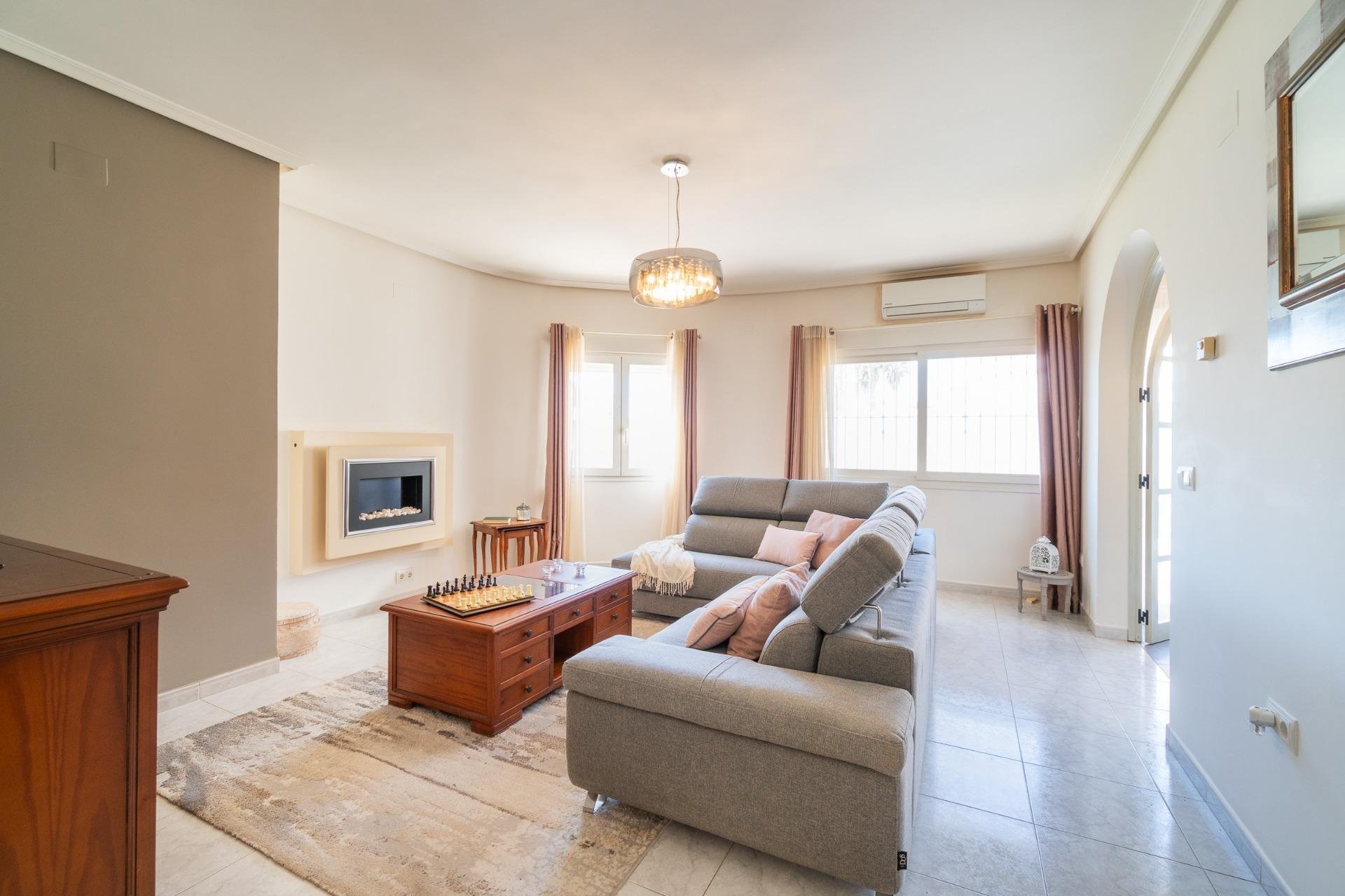 Resale - Villa * - Orihuela Costa * - Playa Flamenca *