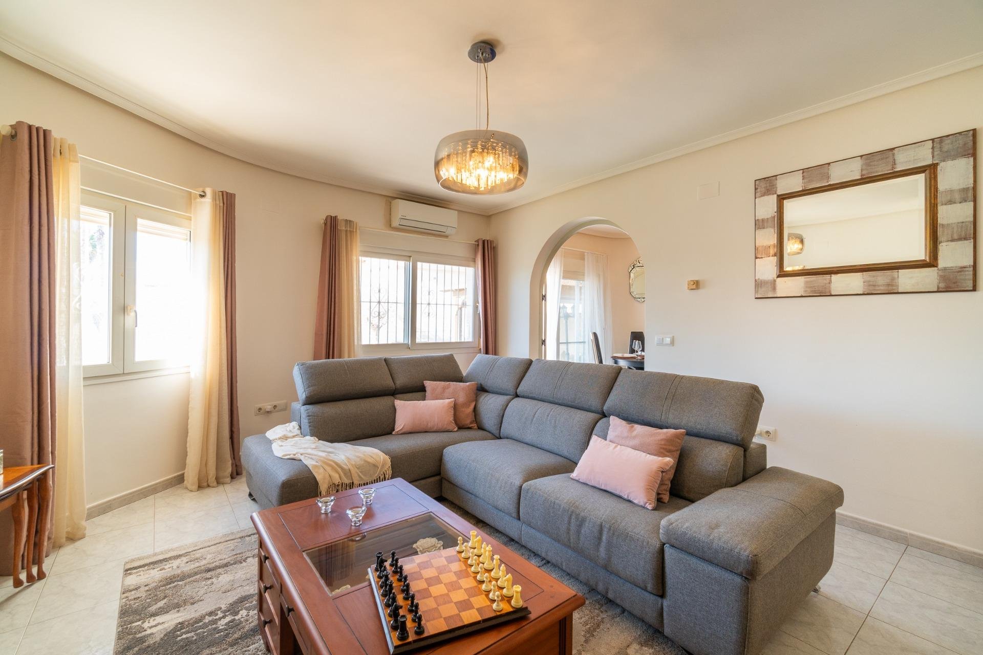 Resale - Villa * - Orihuela Costa * - Playa Flamenca *