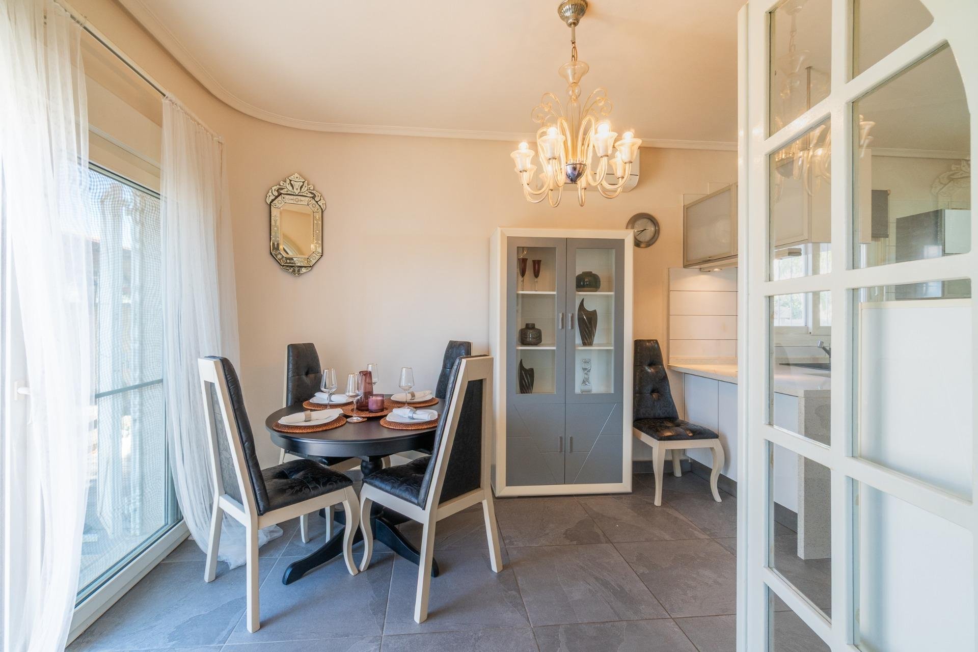 Resale - Villa * - Orihuela Costa * - Playa Flamenca *