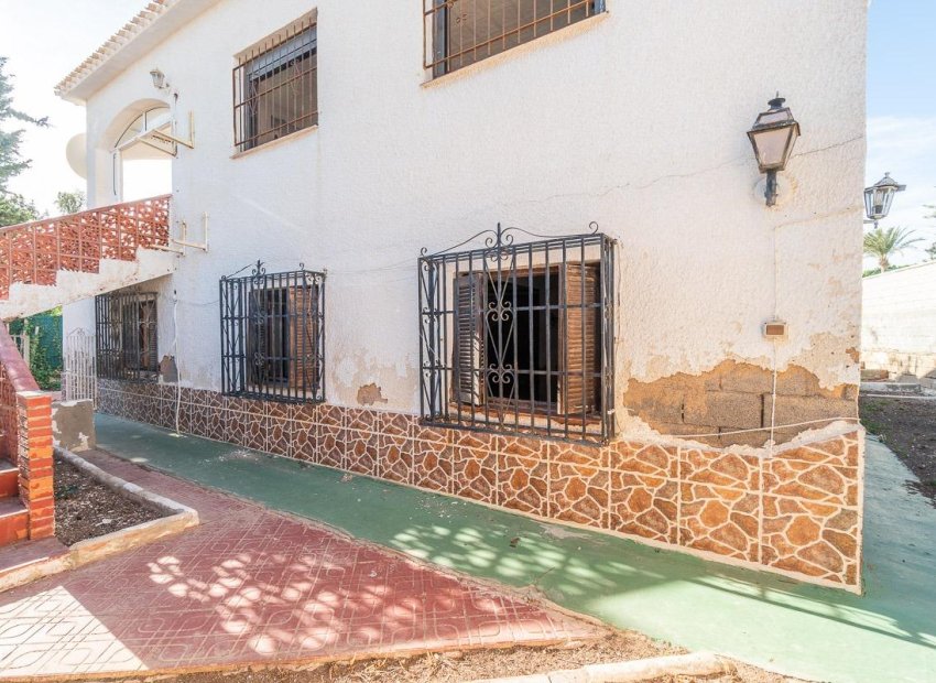 Resale - Villa - Orihuela Costa - Punta Prima