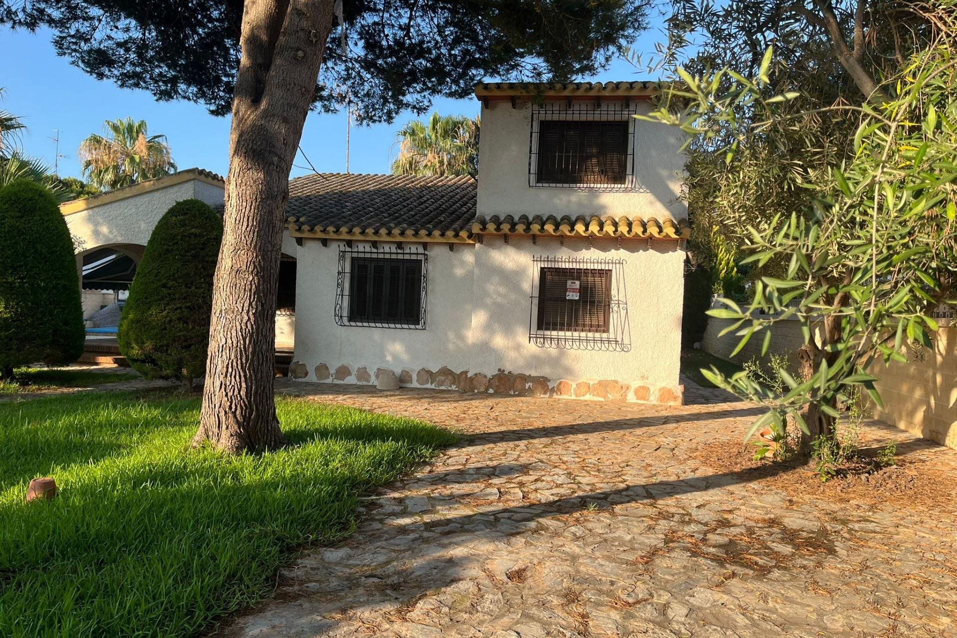 Resale - Villa - Orihuela Costa - Punta Prima