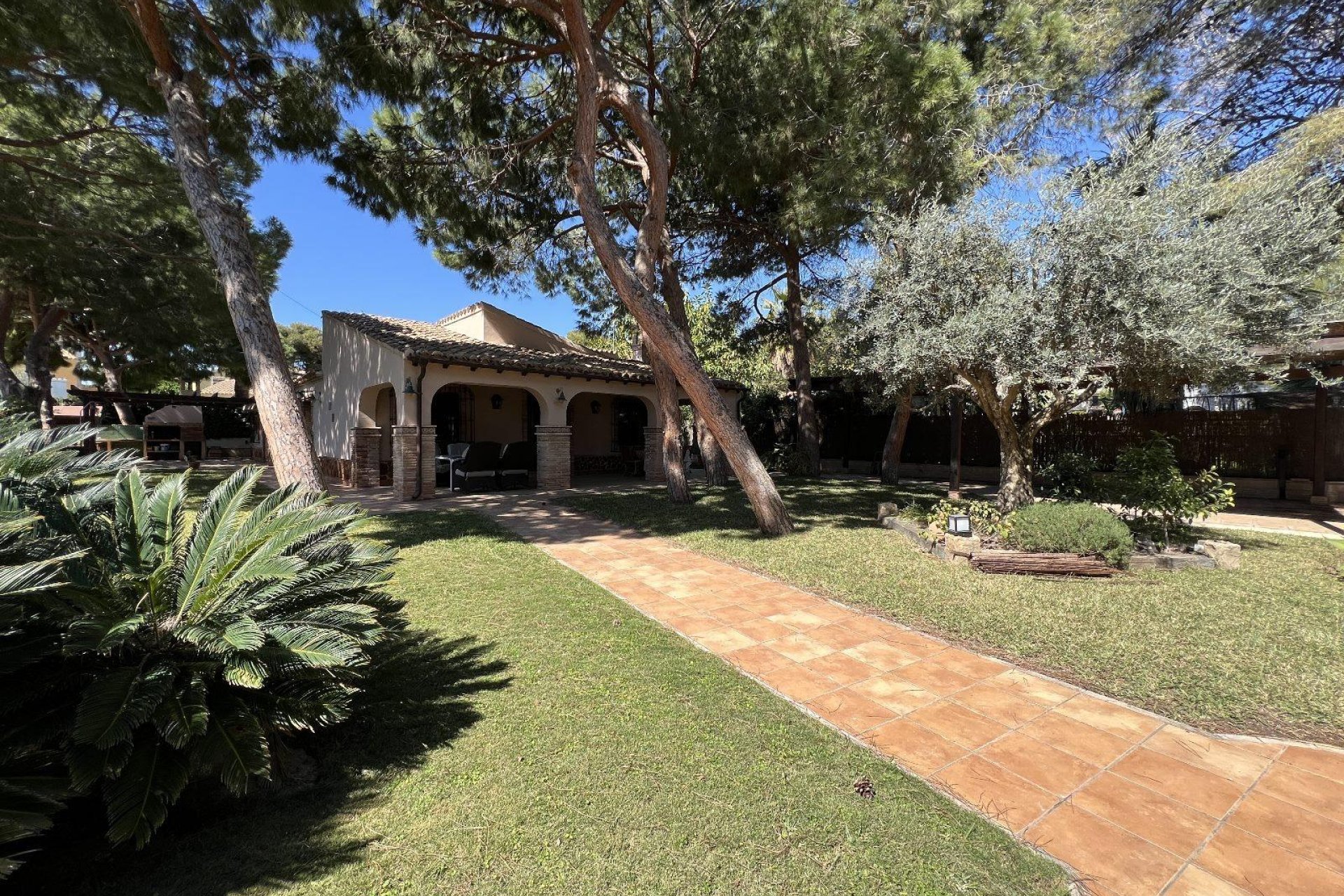 Resale - Villa - Orihuela Costa - Punta Prima