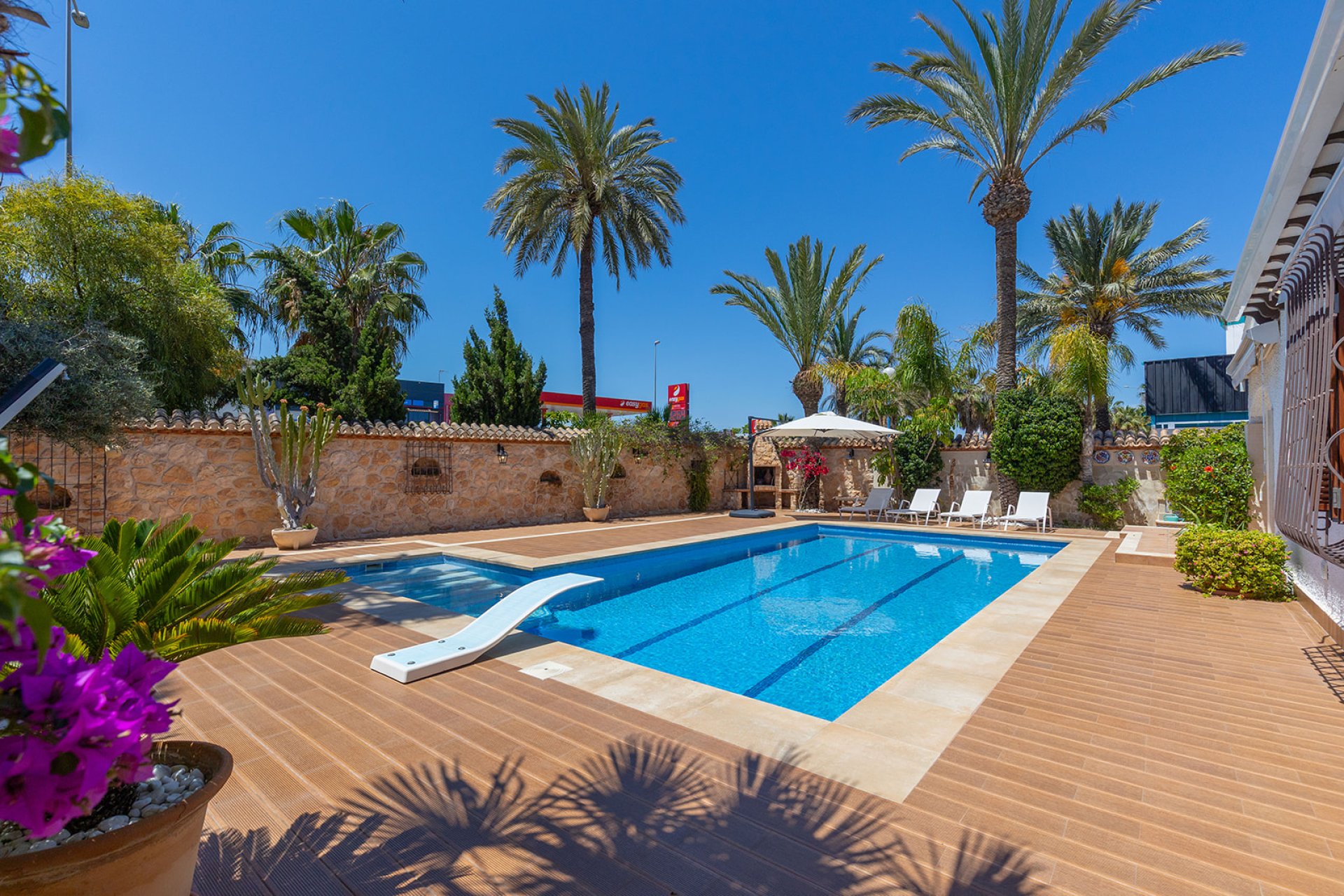 Resale - Villa * - Orihuela Costa - Punta Prima *