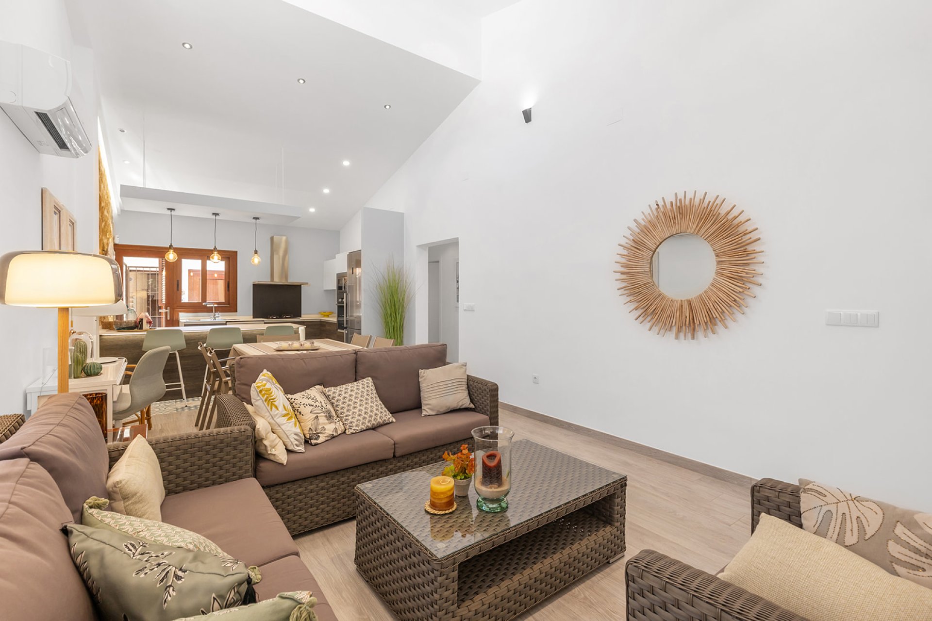 Resale - Villa * - Orihuela Costa - Punta Prima *