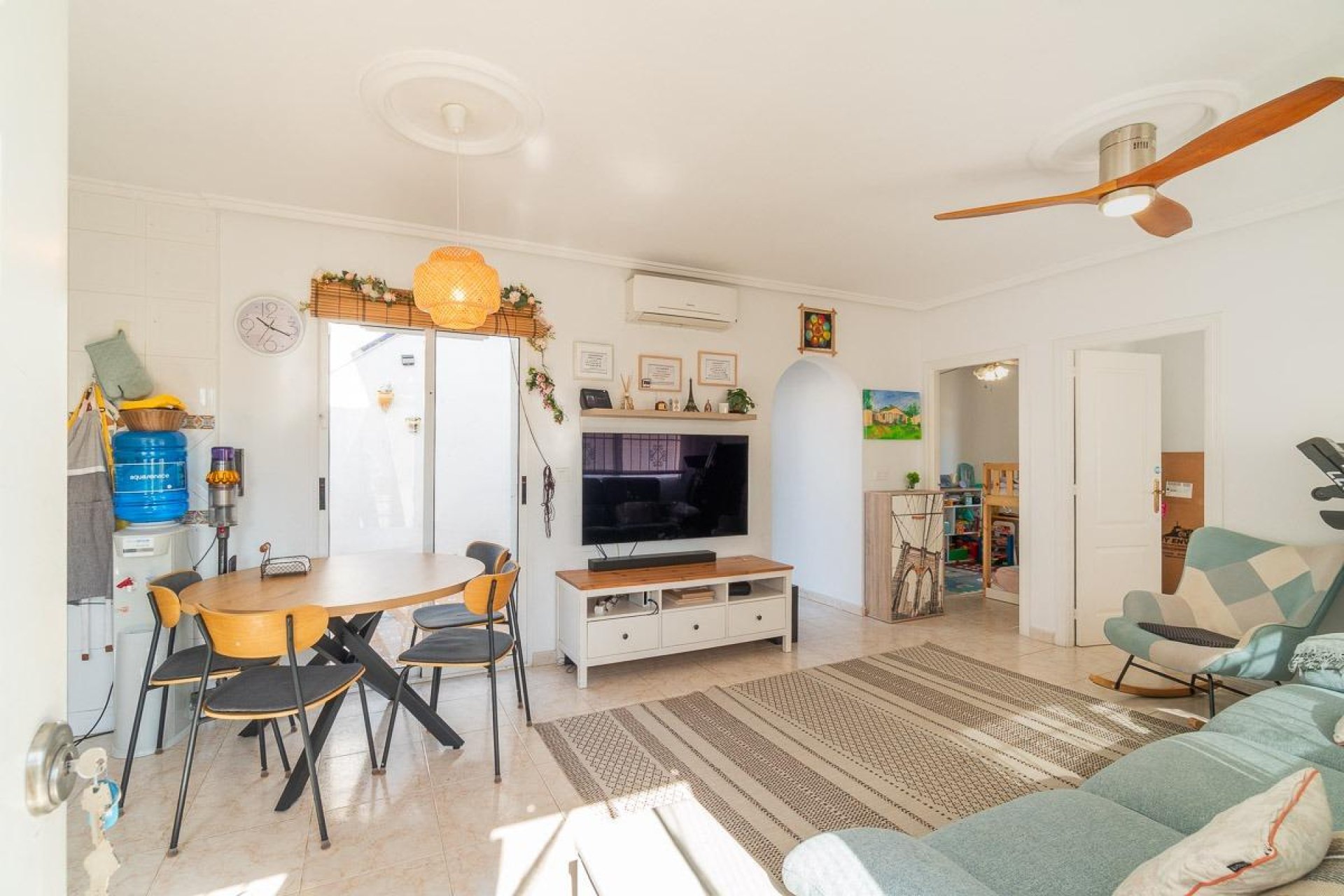 Resale - Villa * - Orihuela Costa * - Punta Prima *