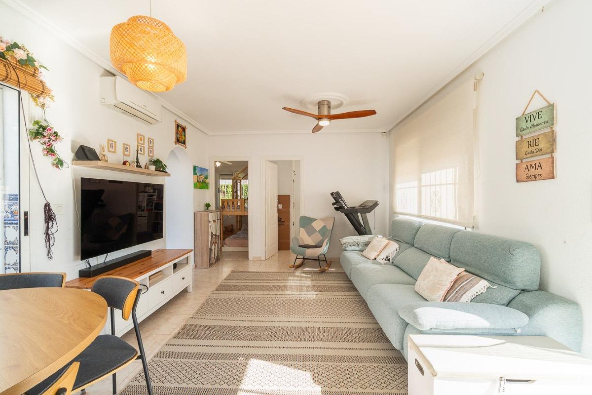 Resale - Villa * - Orihuela Costa * - Punta Prima *