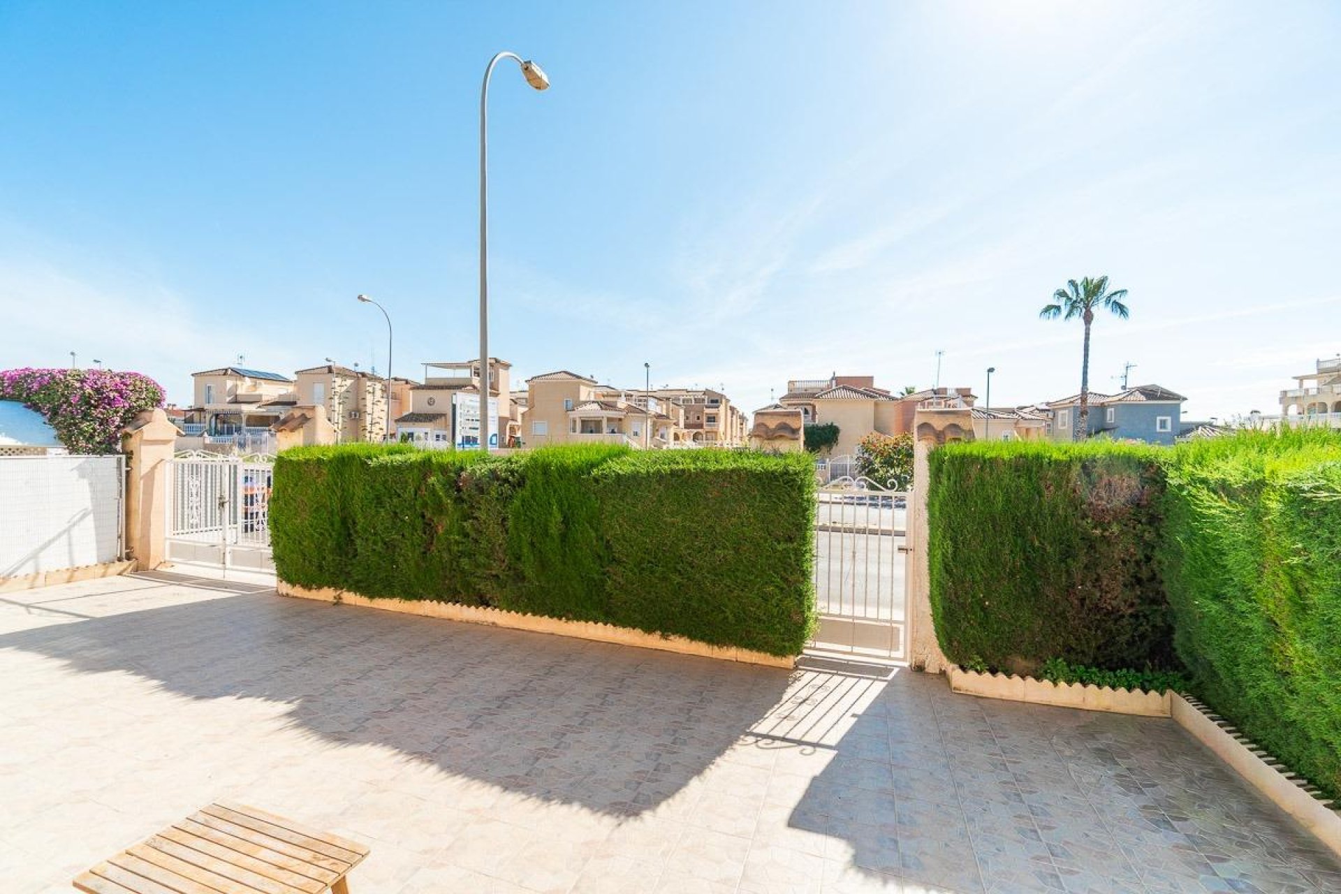 Resale - Villa * - Orihuela Costa * - Punta Prima *