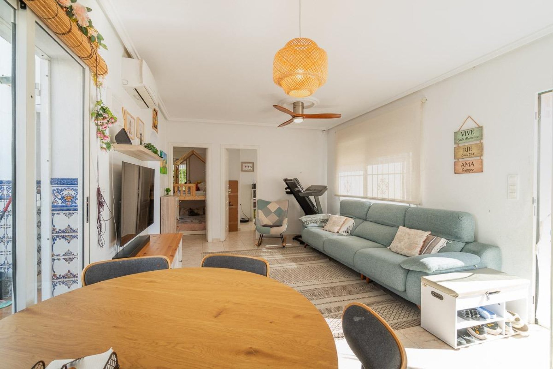 Resale - Villa * - Orihuela Costa * - Punta Prima *