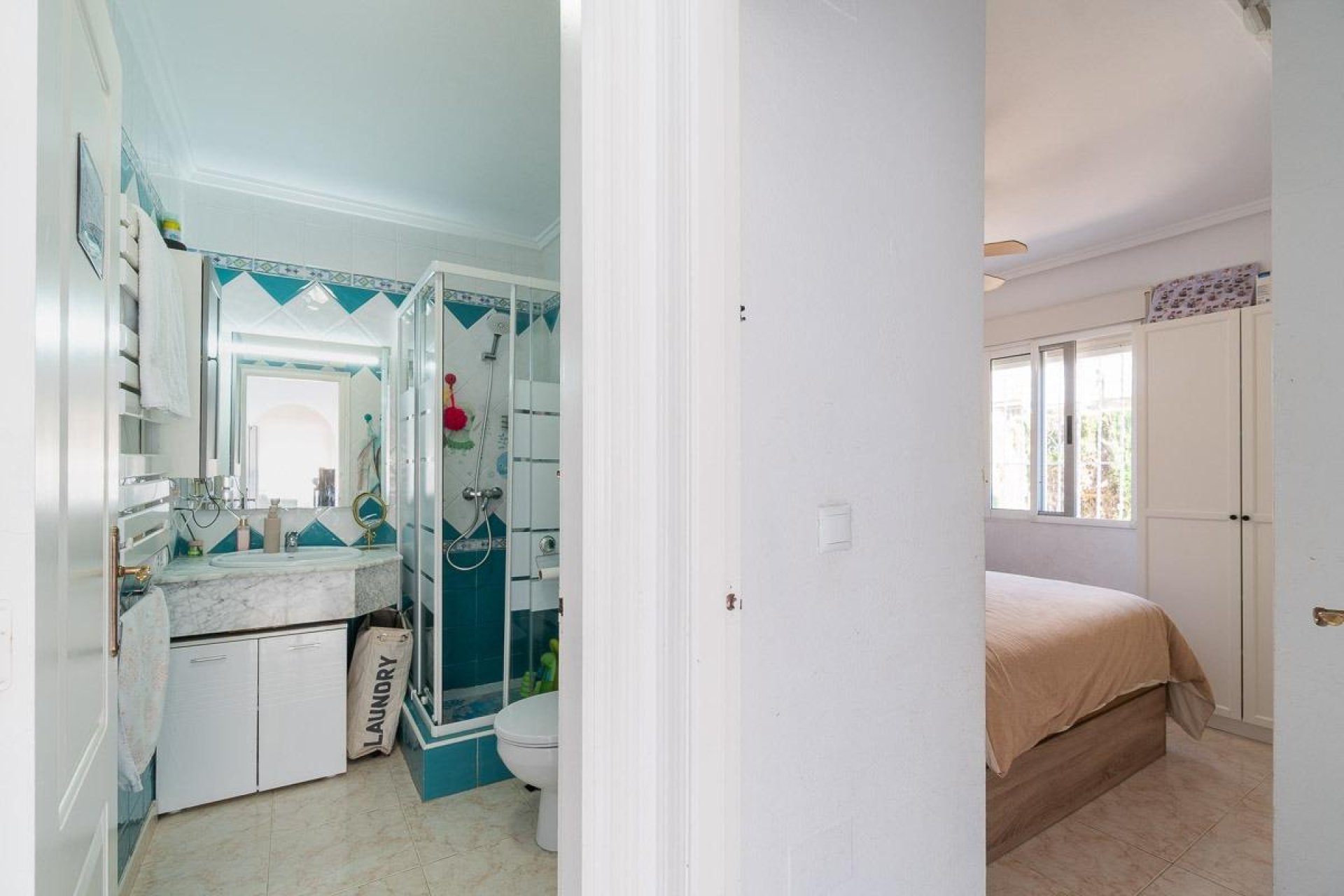 Resale - Villa * - Orihuela Costa * - Punta Prima *