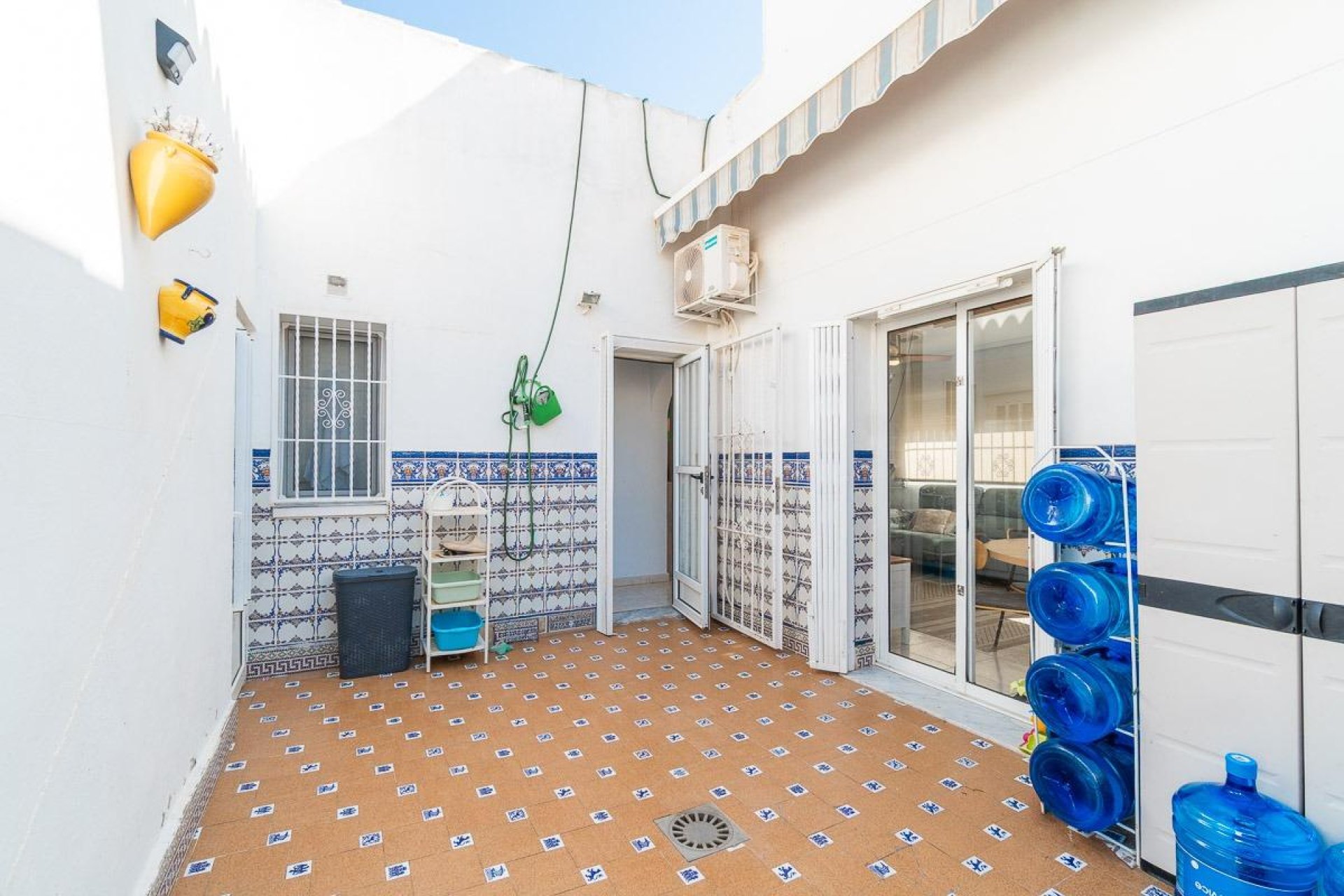 Resale - Villa * - Orihuela Costa * - Punta Prima *