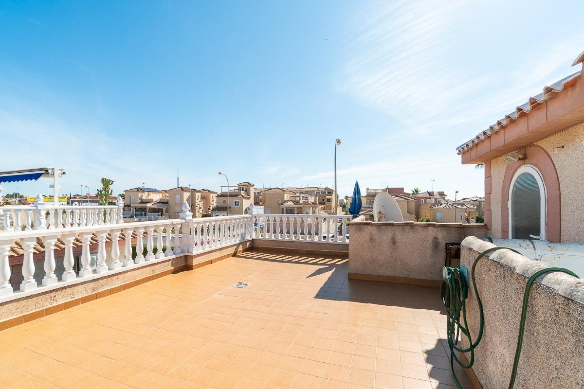 Resale - Villa * - Orihuela Costa * - Punta Prima *