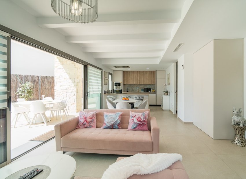 Resale - Villa * - Orihuela Costa * - Villamartin Golf