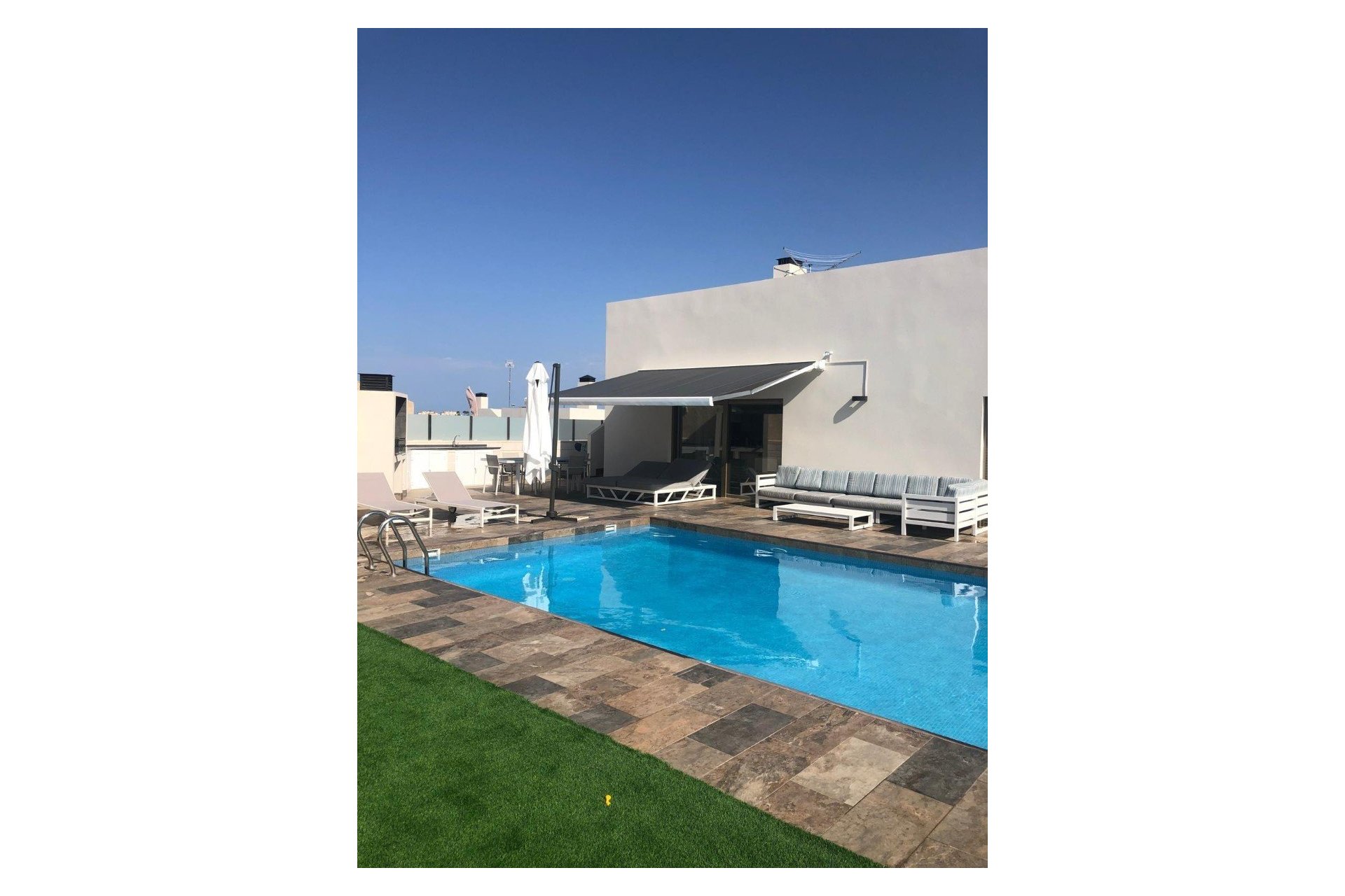 Resale - Villa - Orihuela Costa - Villamartín