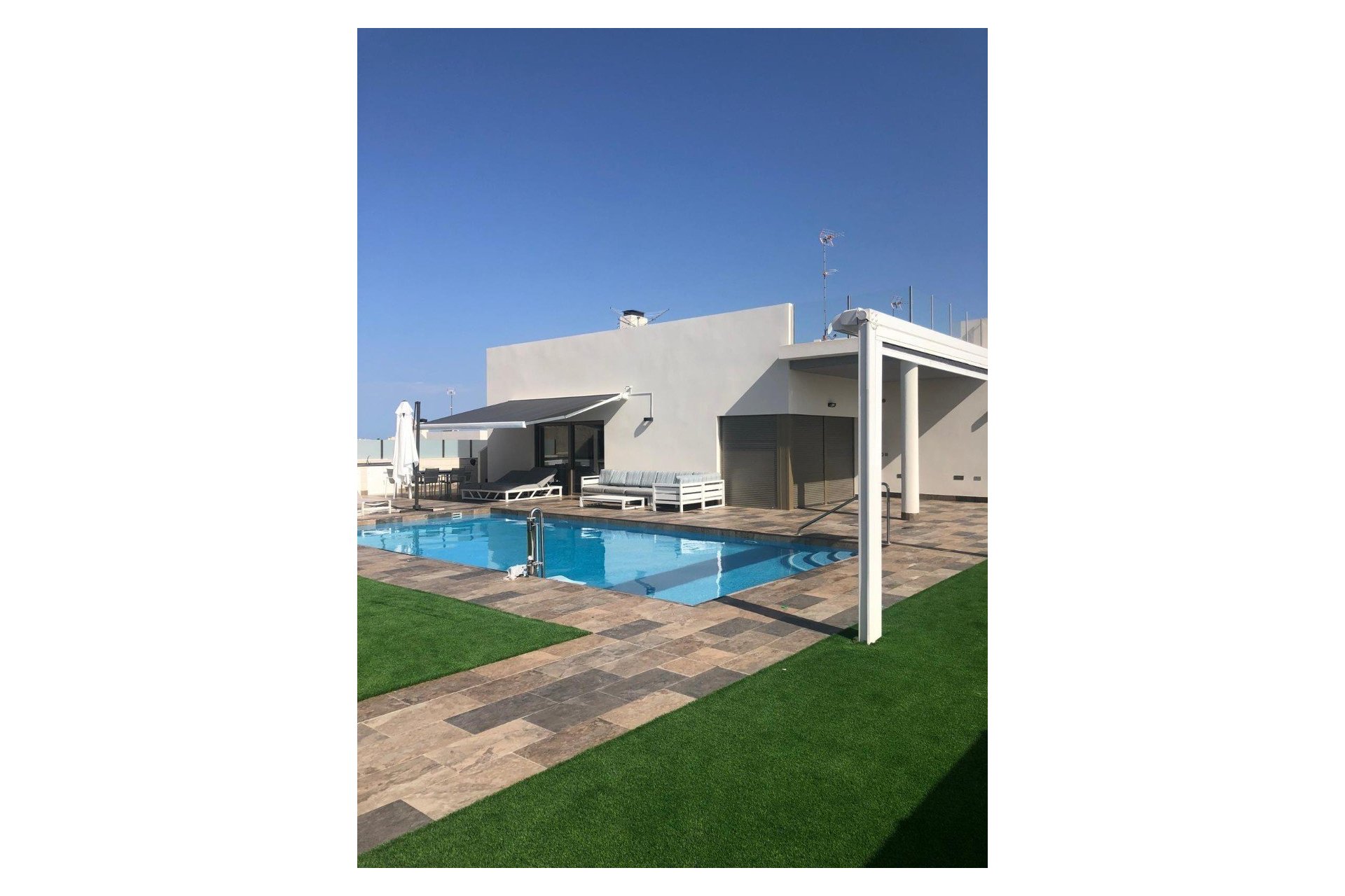 Resale - Villa - Orihuela Costa - Villamartín