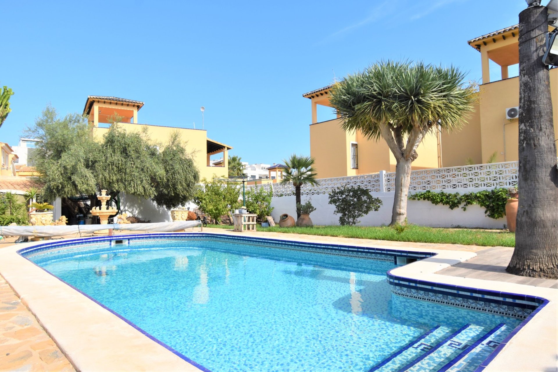 Resale - Villa - Orihuela Costa - Villamartín