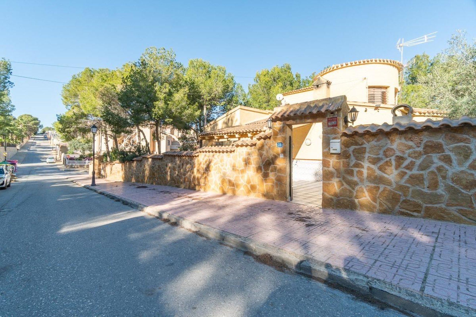 Resale - Villa - Orihuela Costa - Villamartín