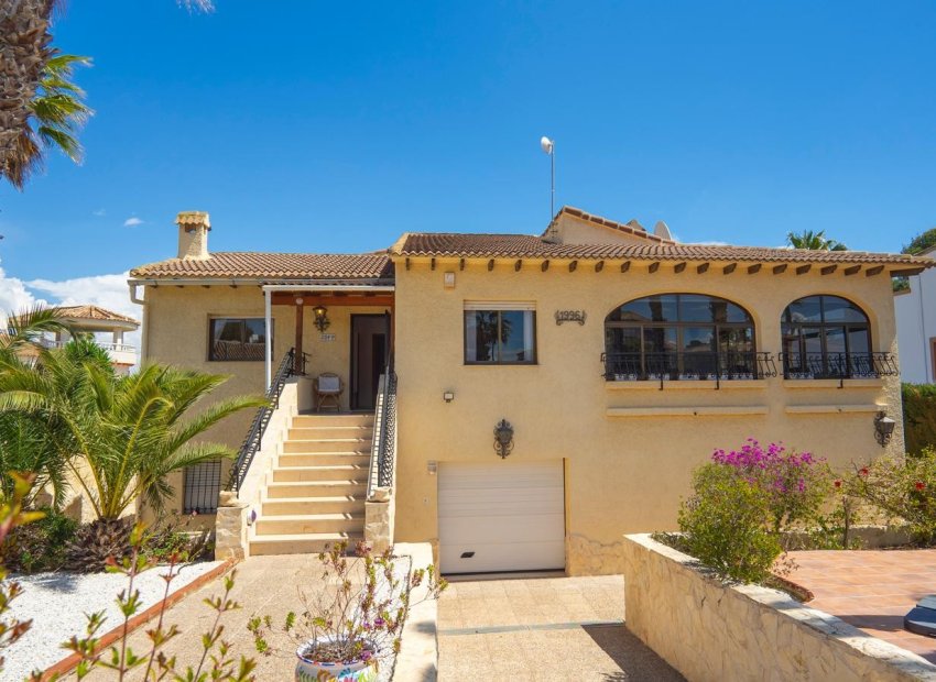 Resale - Villa - Orihuela Costa - Villamartín