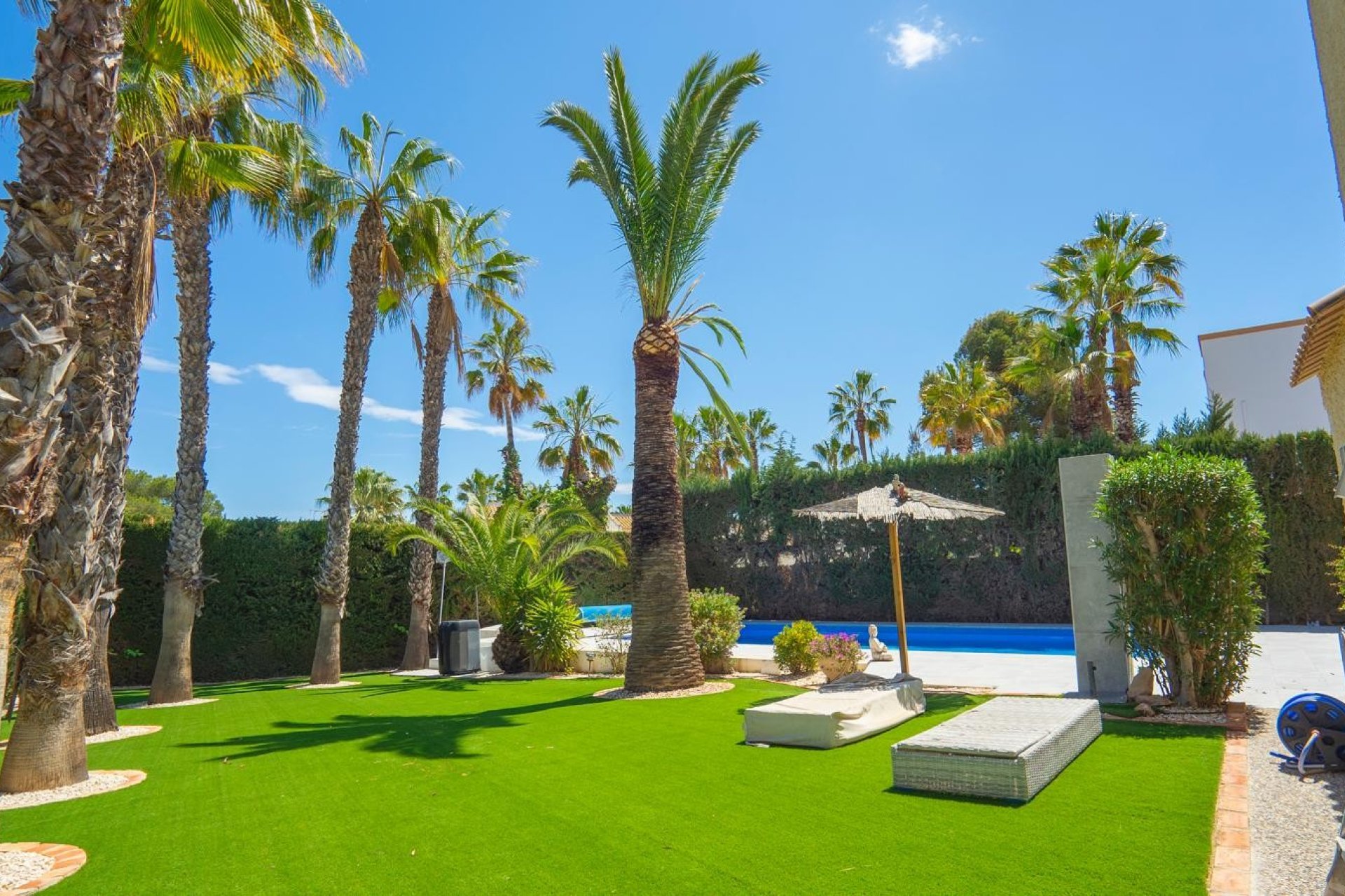 Resale - Villa - Orihuela Costa - Villamartín