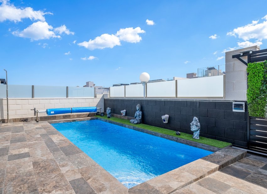 Resale - Villa * - Orihuela Costa - Villamartín * 