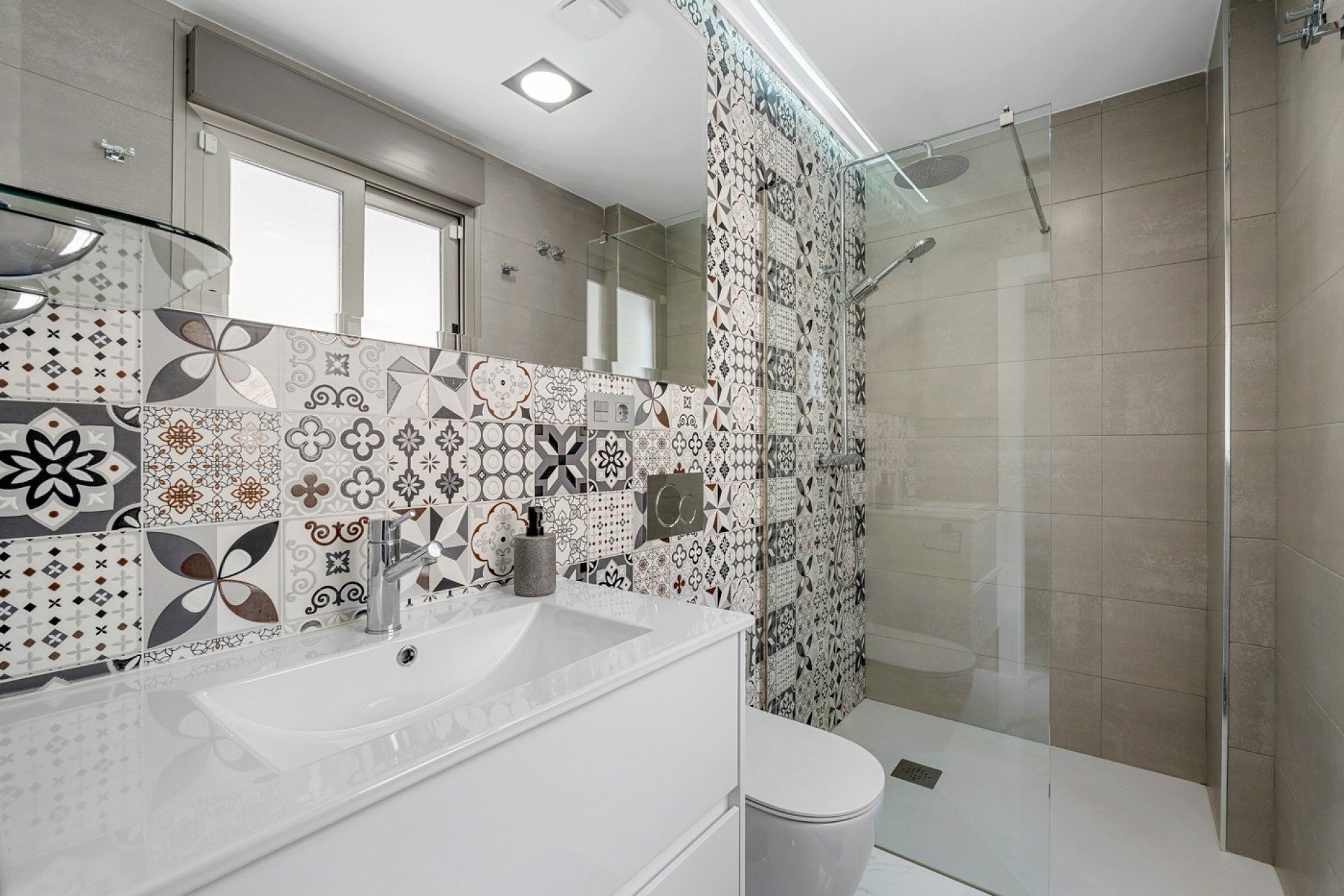 Resale - Villa * - Orihuela Costa - Villamartín * 