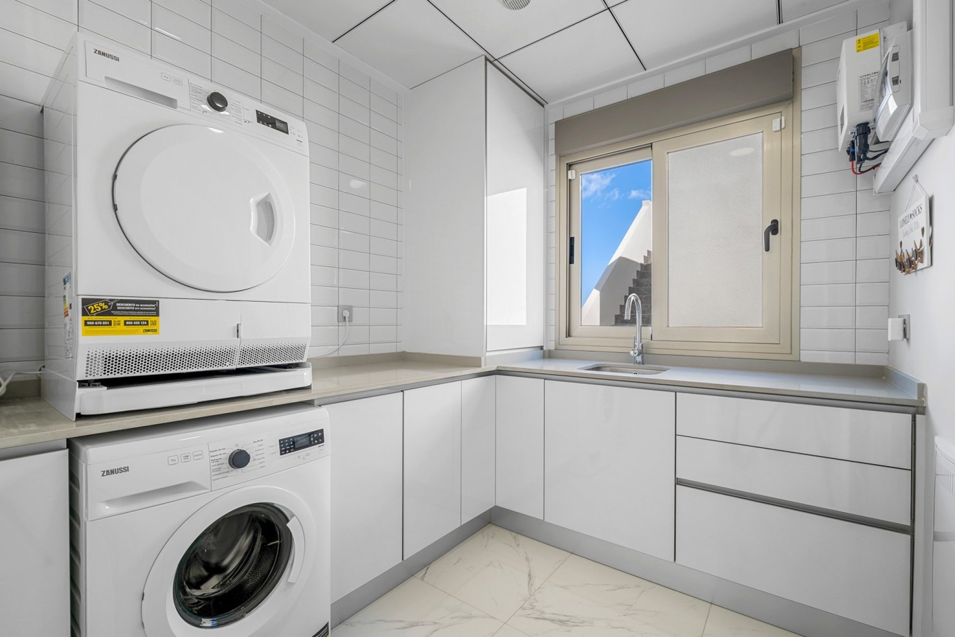 Resale - Villa * - Orihuela Costa - Villamartín * 