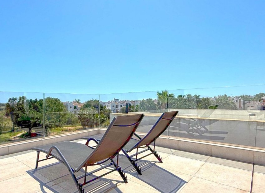 Resale - Villa * - Orihuela Costa - Villamartín * 