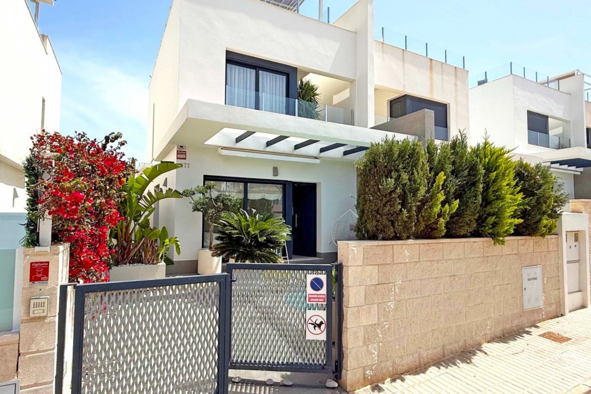 Resale - Villa * - Orihuela Costa - Villamartín * 
