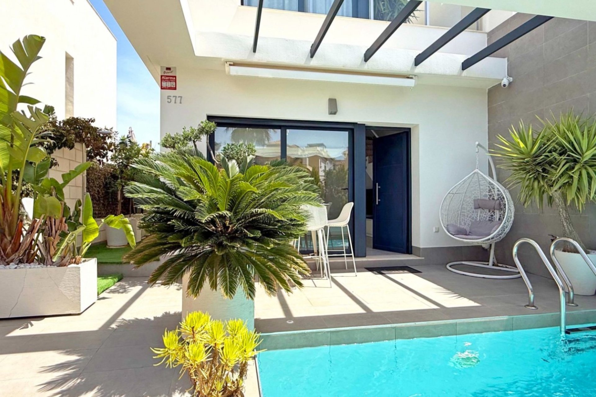 Resale - Villa * - Orihuela Costa - Villamartín * 