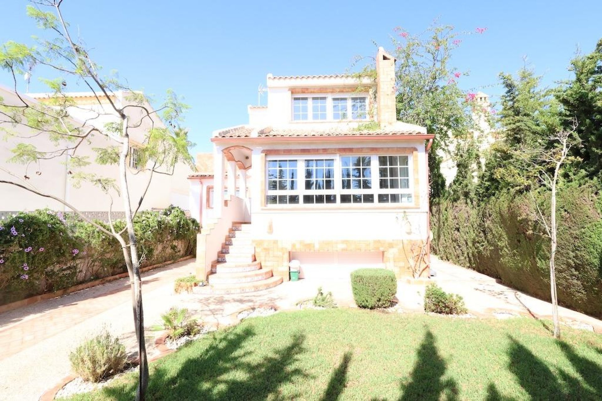 Resale - Villa * - Orihuela Costa - Villamartín * 