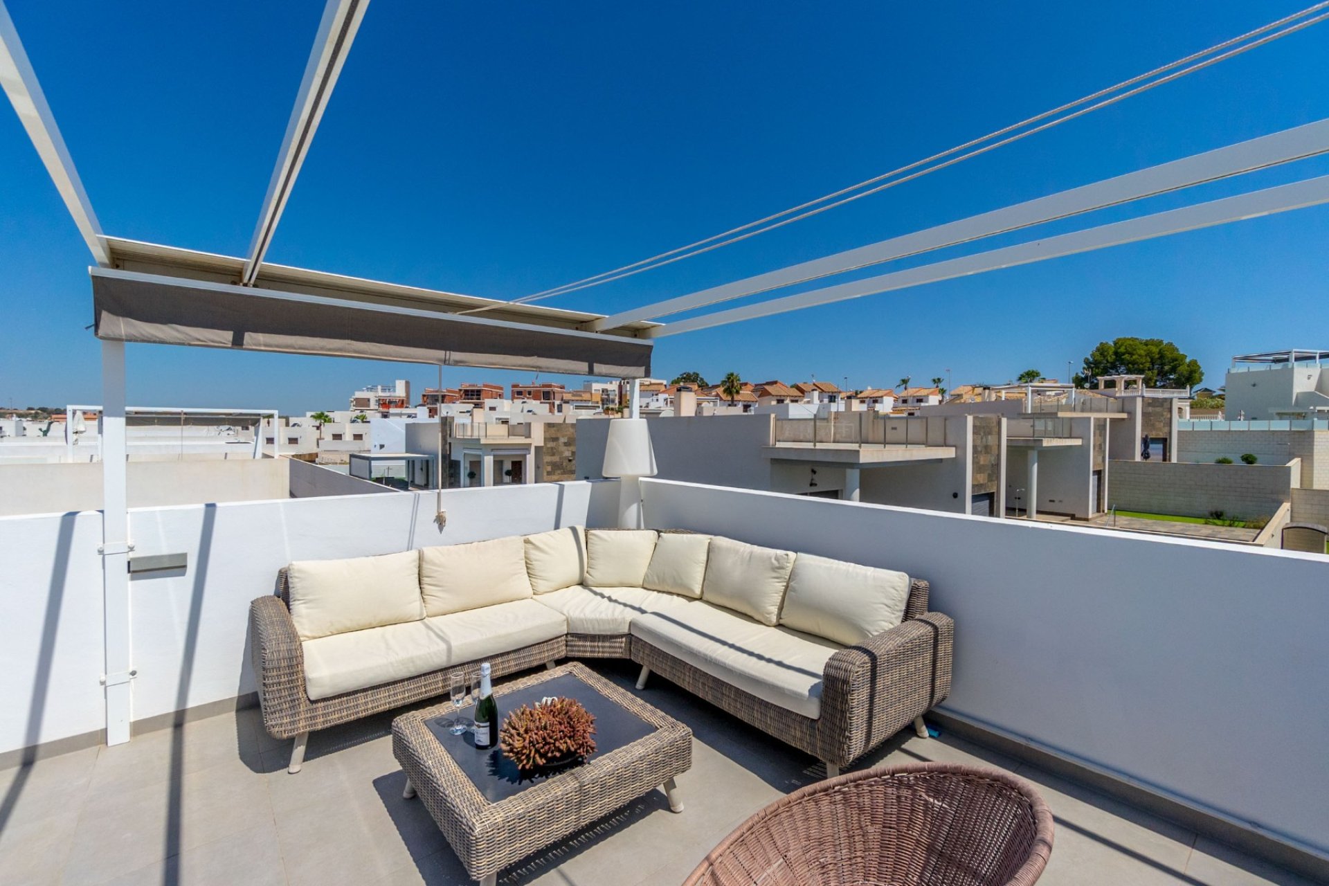 Resale - Villa * - Orihuela Costa - Villamartin