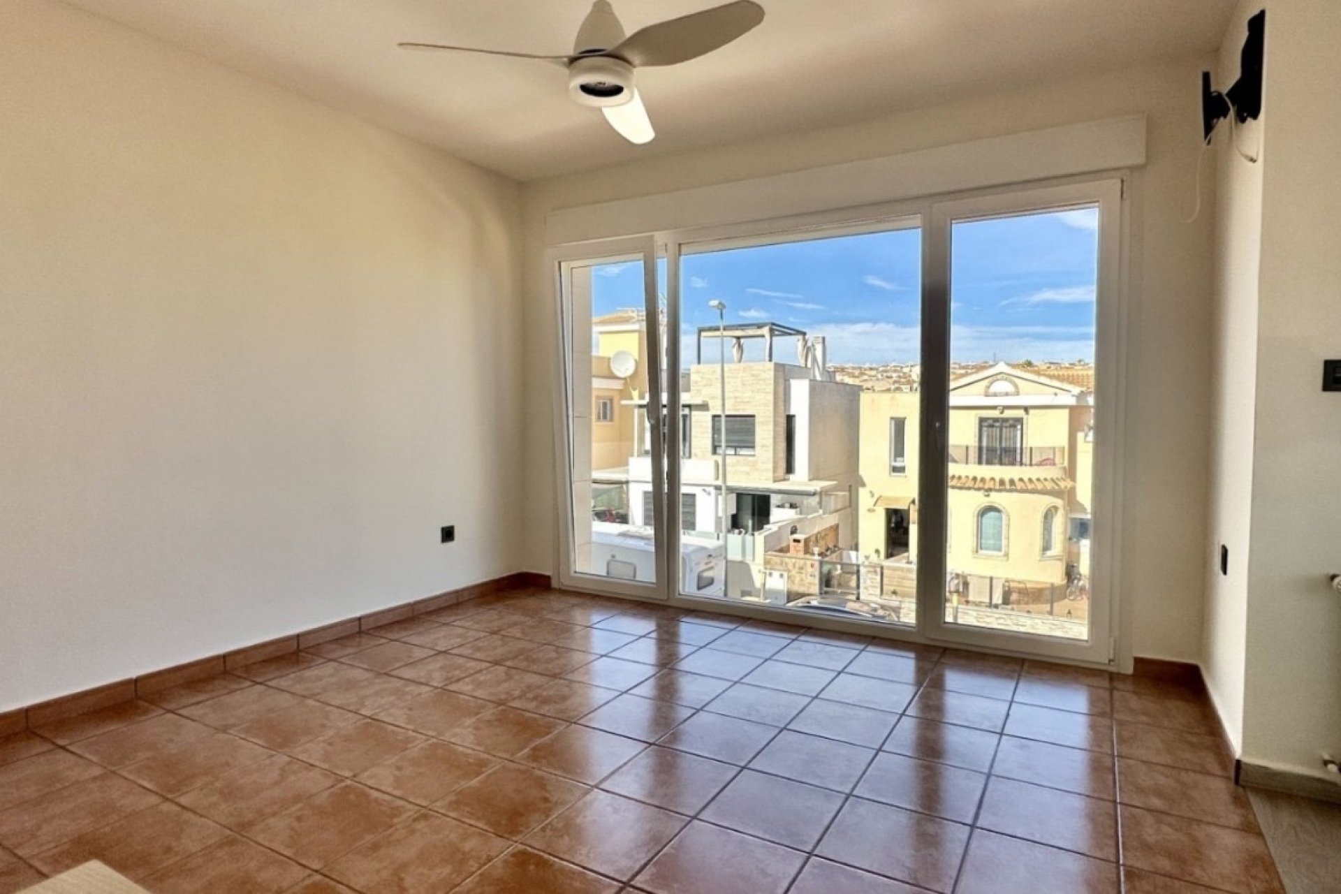 Resale - Villa * - Orihuela Costa - Villamartín * 