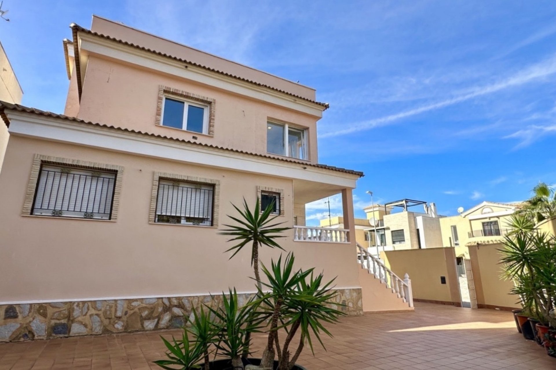 Resale - Villa * - Orihuela Costa - Villamartín * 