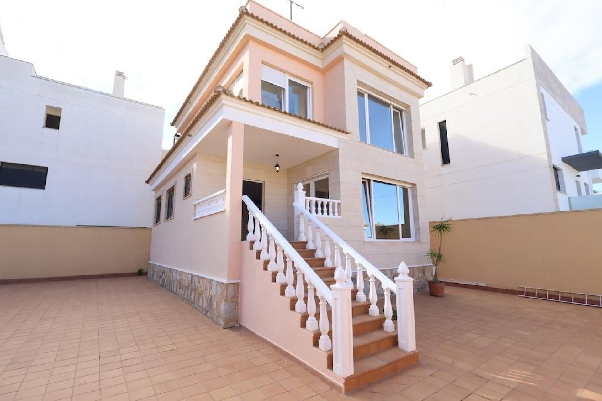 Resale - Villa * - Orihuela Costa * - Villamartín * 