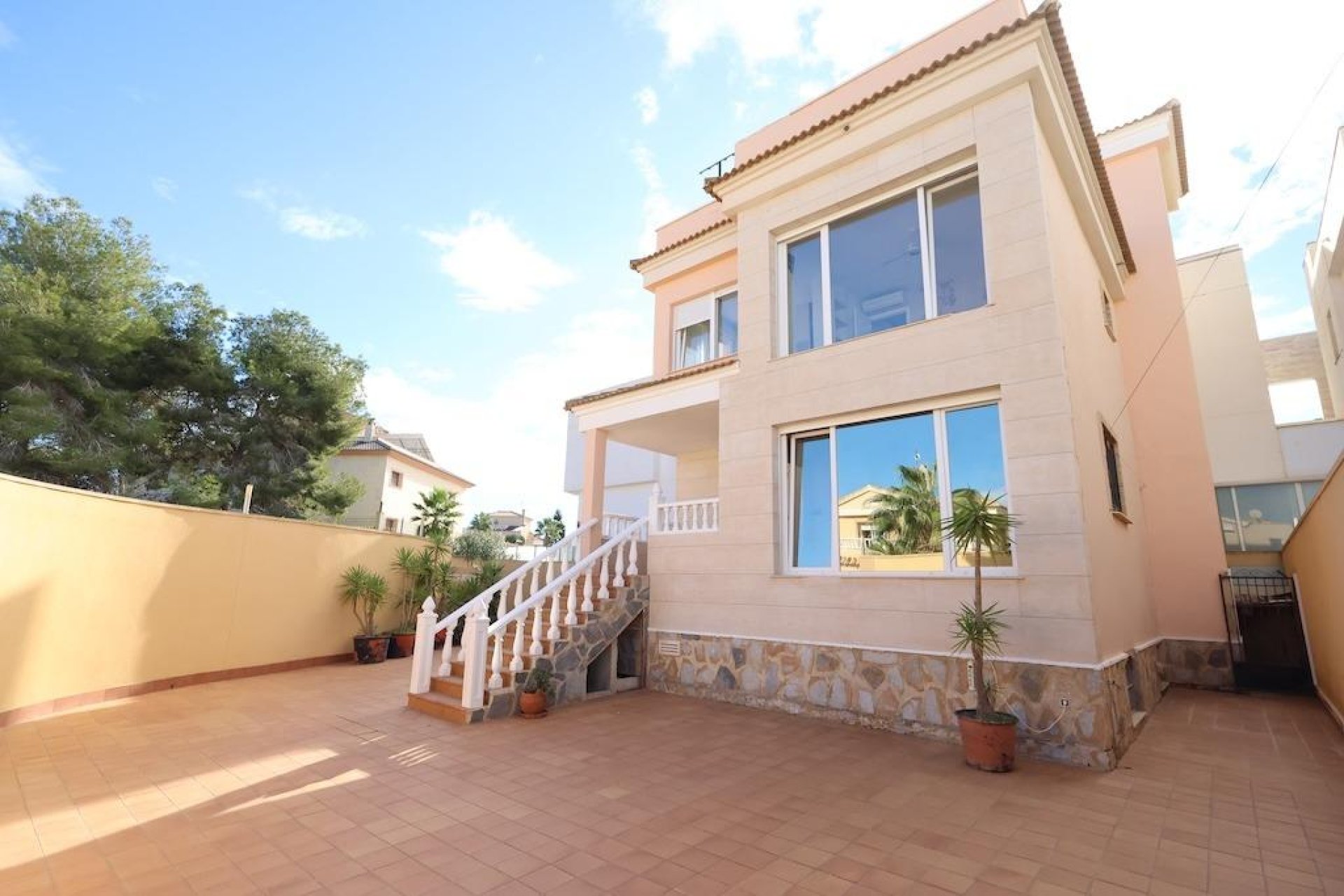 Resale - Villa * - Orihuela Costa * - Villamartín * 