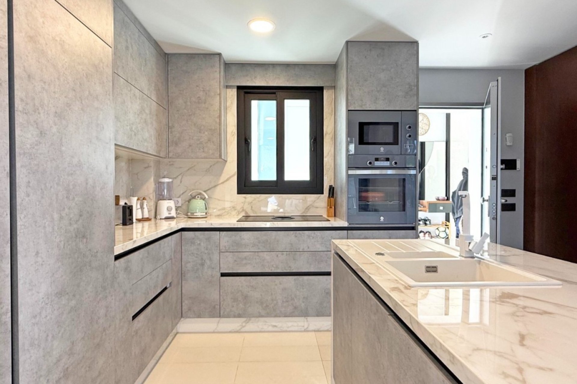 Resale - Villa * - Orihuela Costa * - Villamartín * 