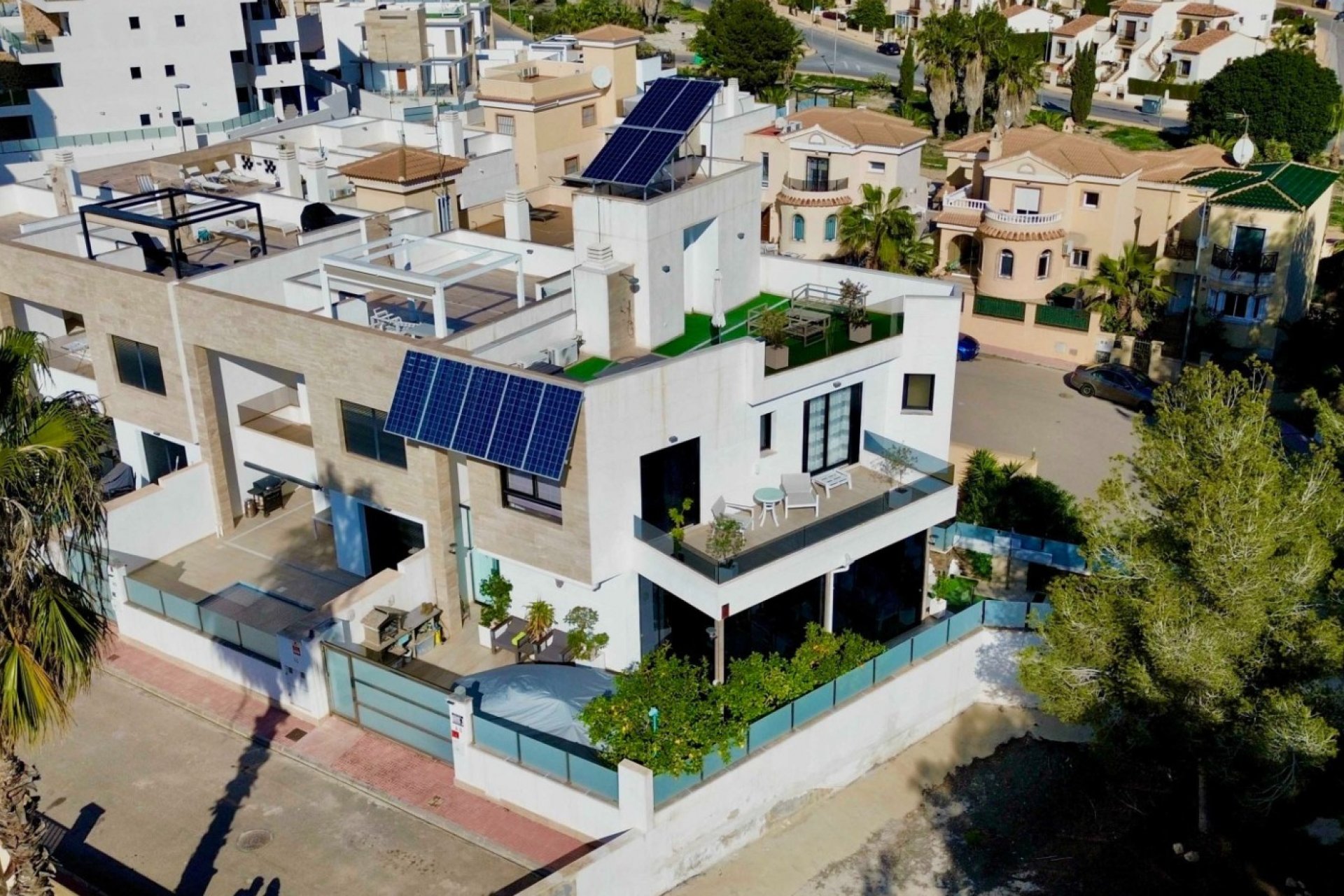 Resale - Villa * - Orihuela Costa * - Villamartín * 