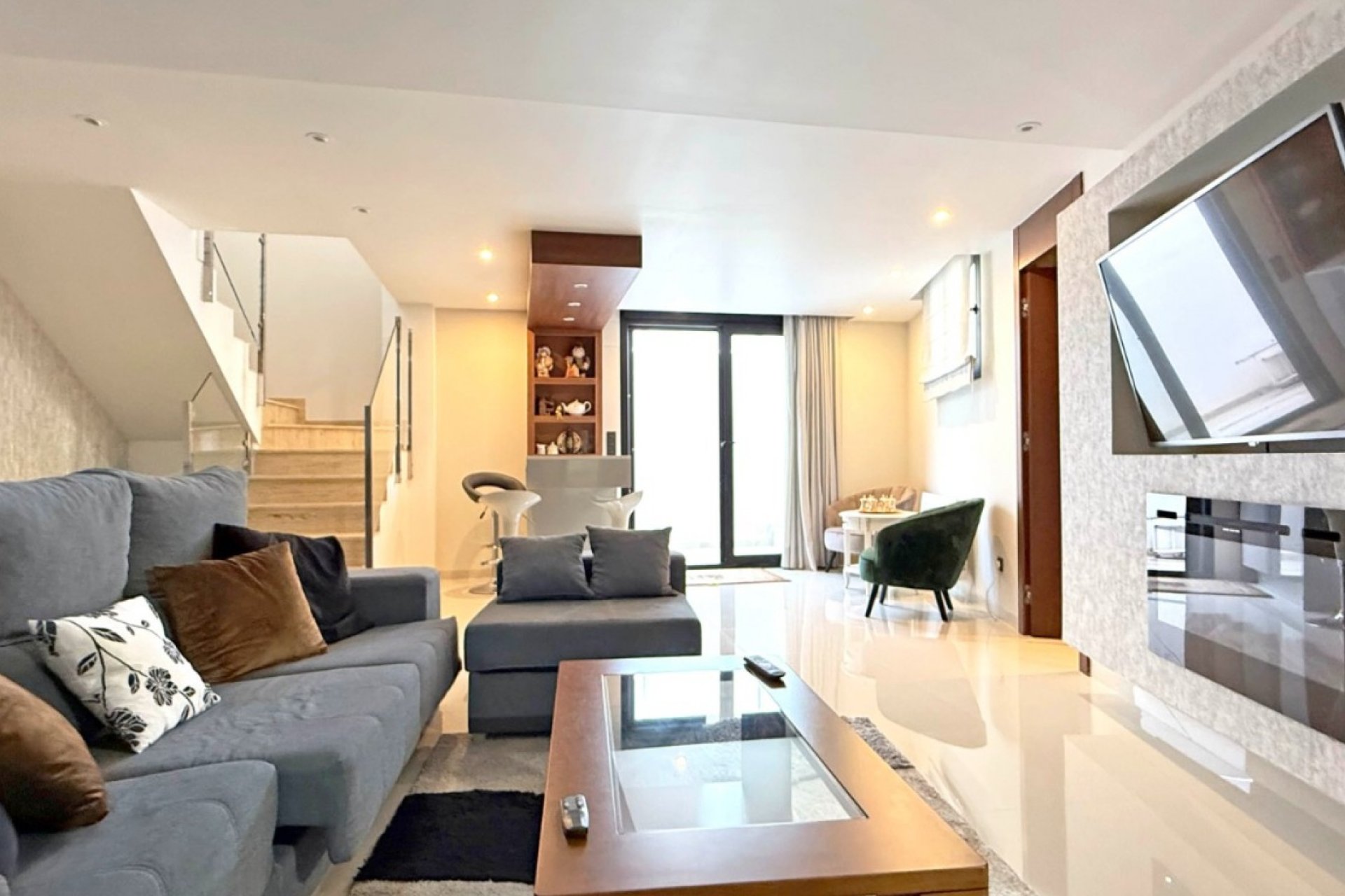 Resale - Villa * - Orihuela Costa * - Villamartín * 