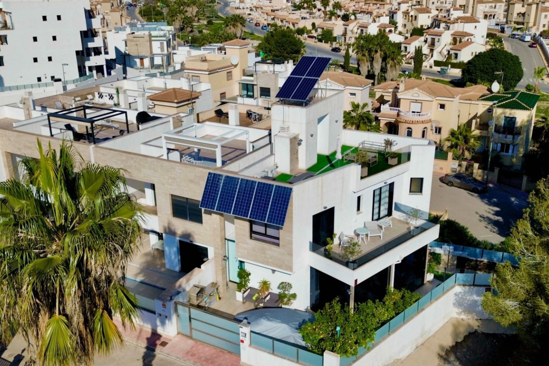 Resale - Villa * - Orihuela Costa * - Villamartín * 