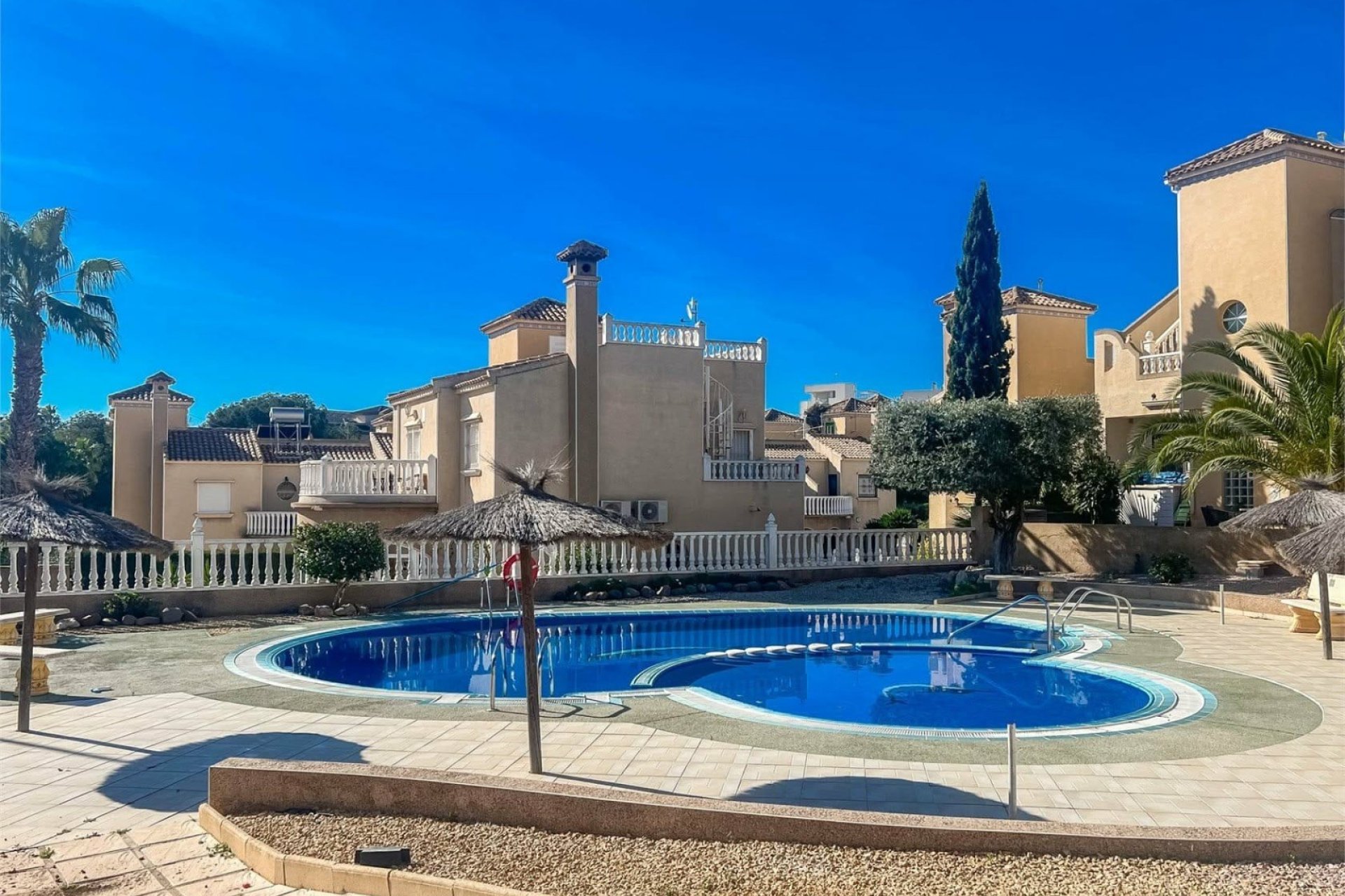 Resale - Villa * - Orihuela Costa * - Villamartín * 