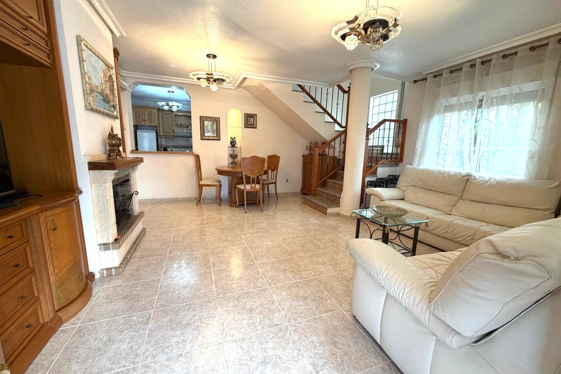 Resale - Villa * - Orihuela Costa * - Villamartín * 