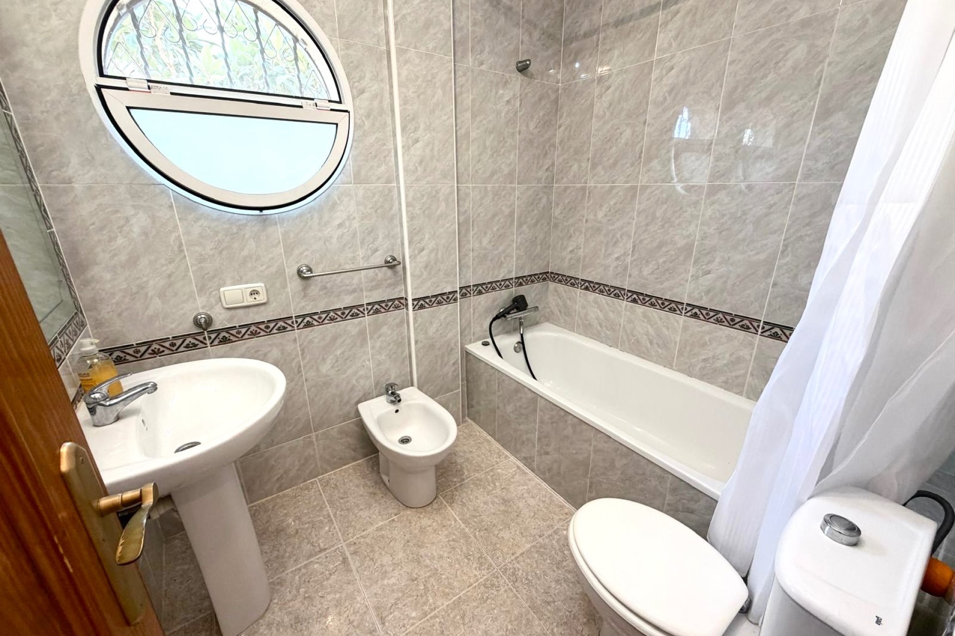 Resale - Villa * - Orihuela Costa * - Villamartín * 