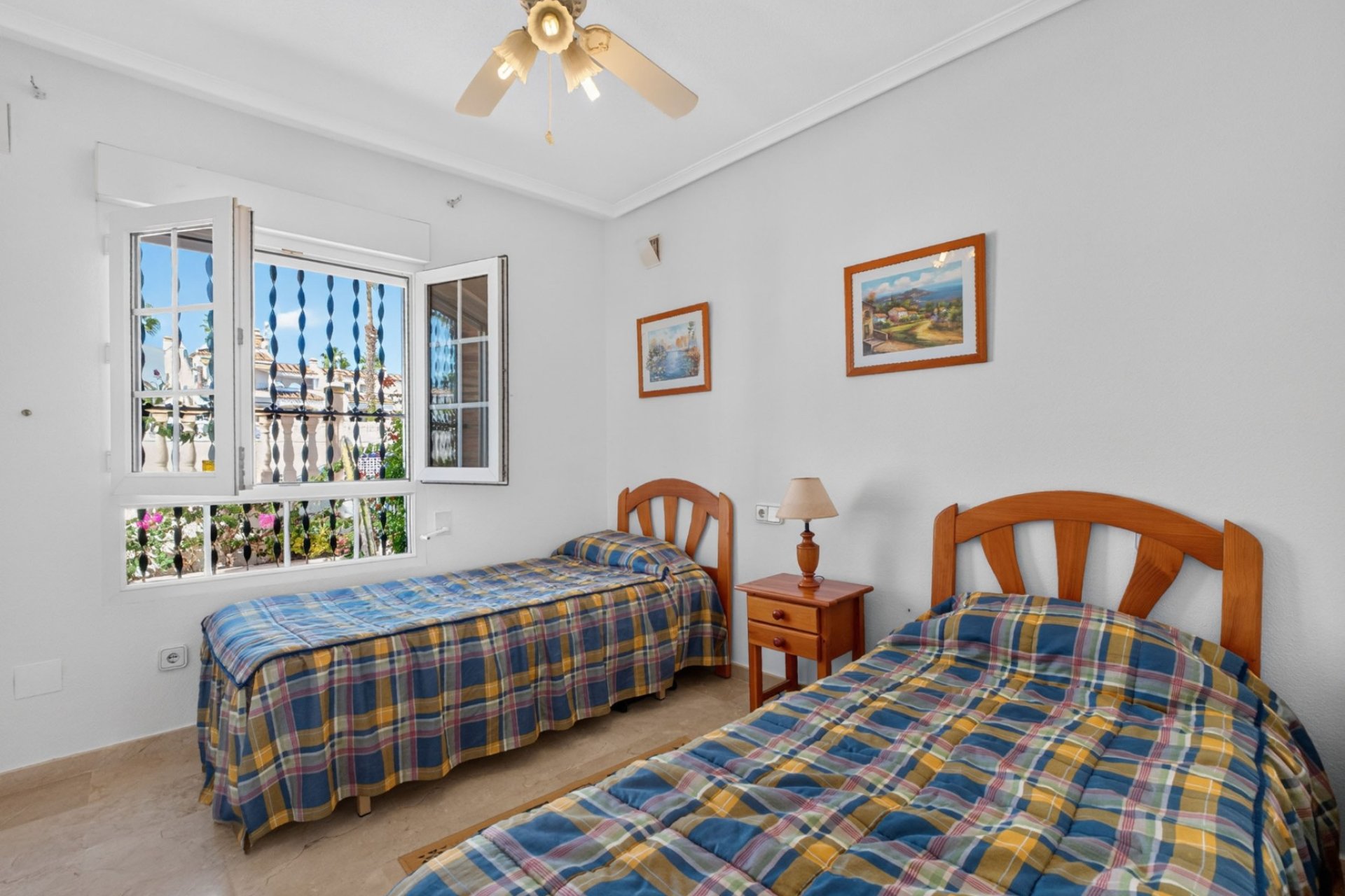 Resale - Villa * - Orihuela Costa * - Villamartín * 