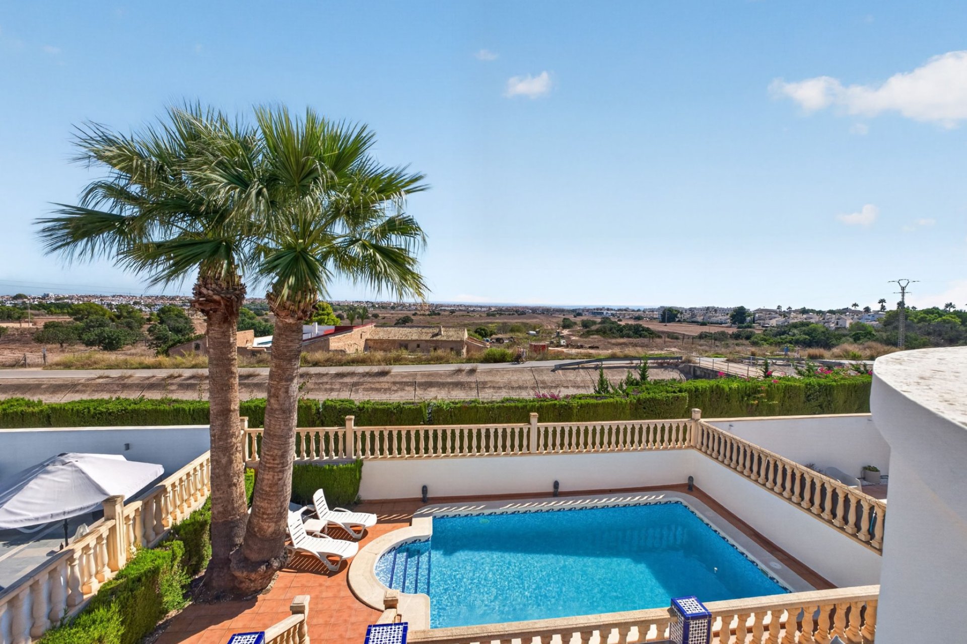 Resale - Villa * - Orihuela Costa * - Villamartín * 