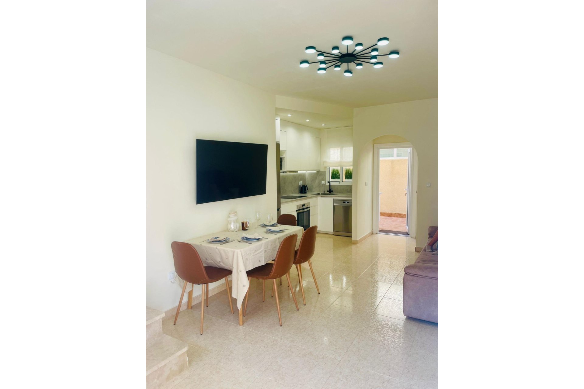Resale - Villa * - Orihuela Costa * - Villamartín * 